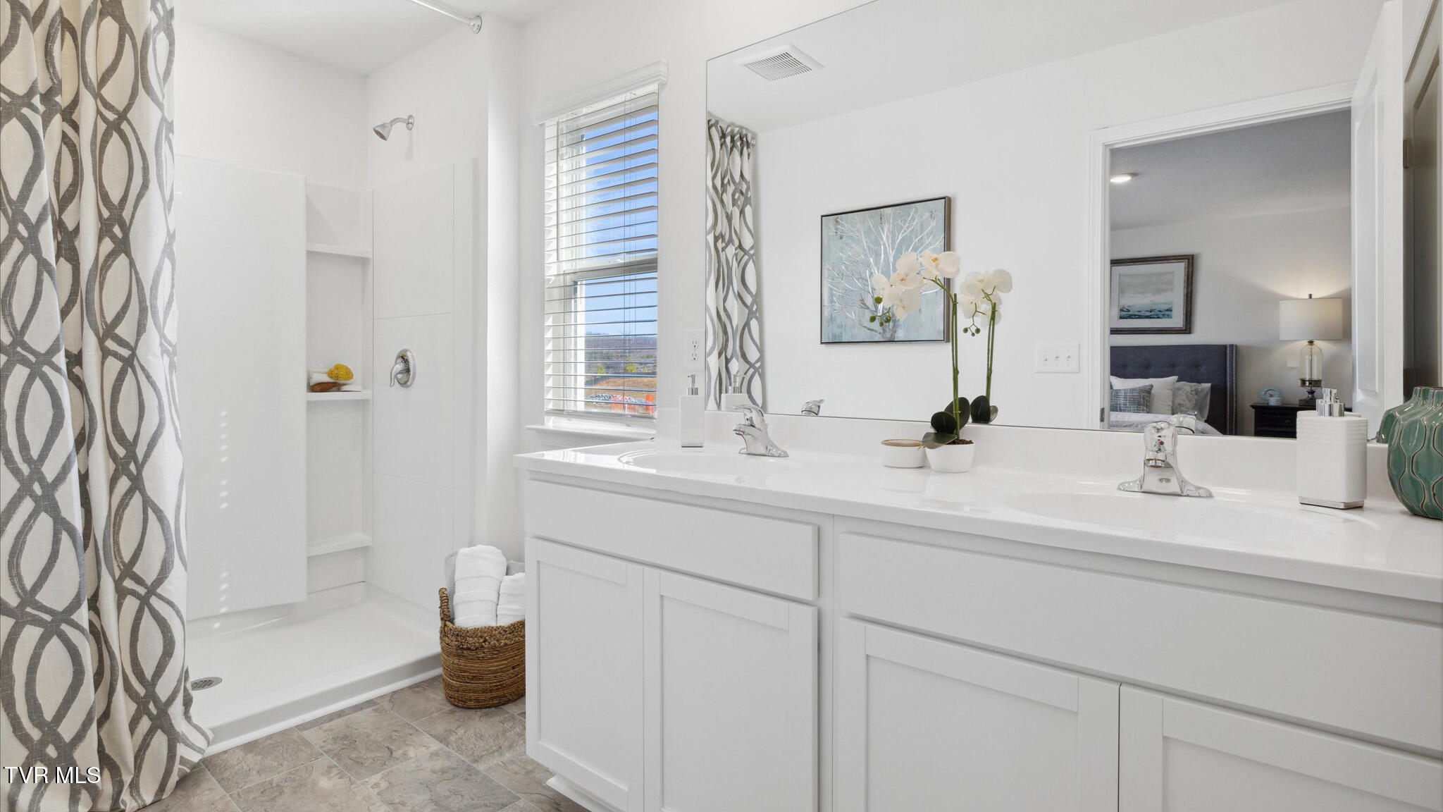 1121 Aspen Terrace Property Photo 15