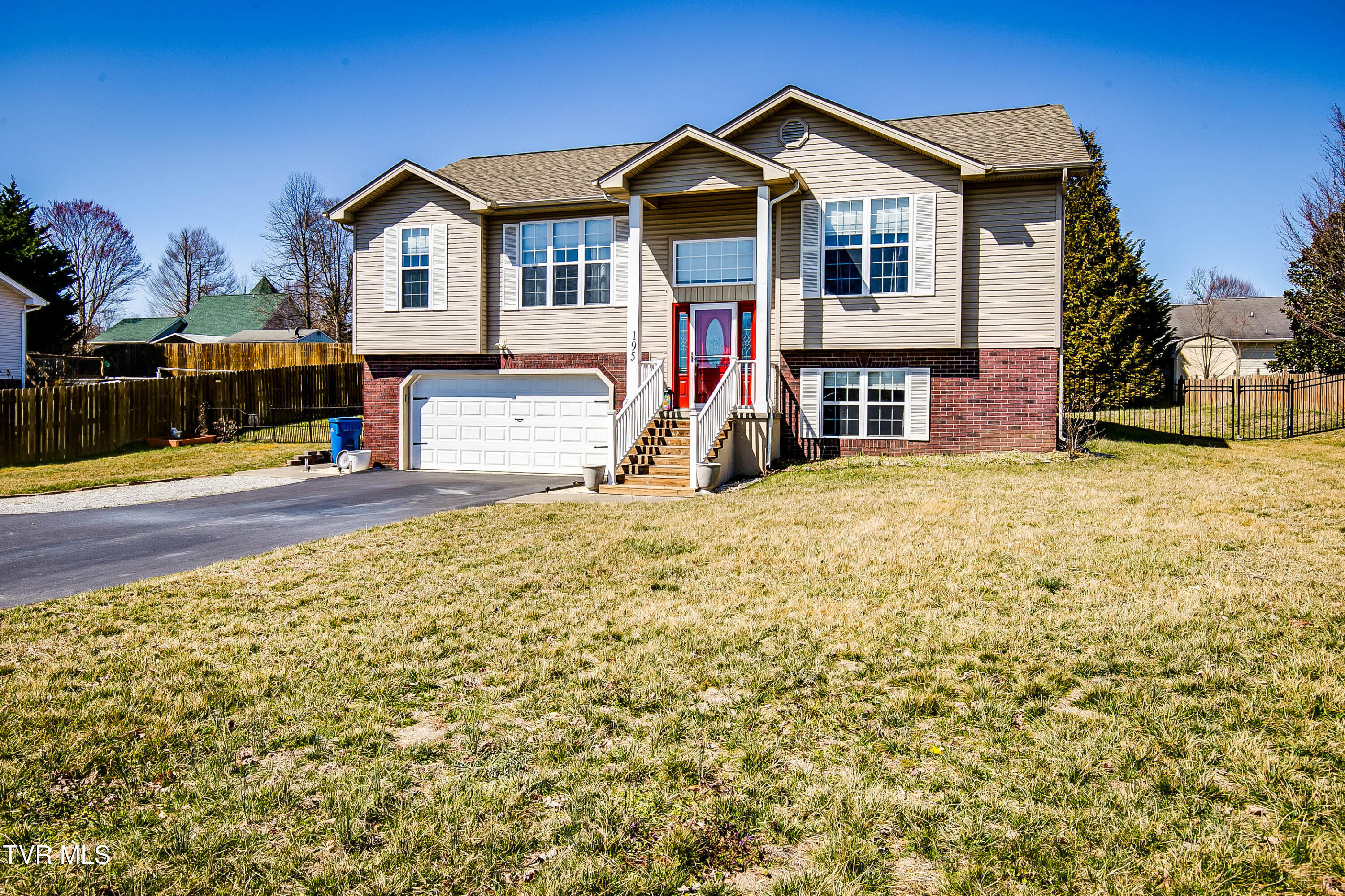 Royal Oaks Real Estate Listings Main Image