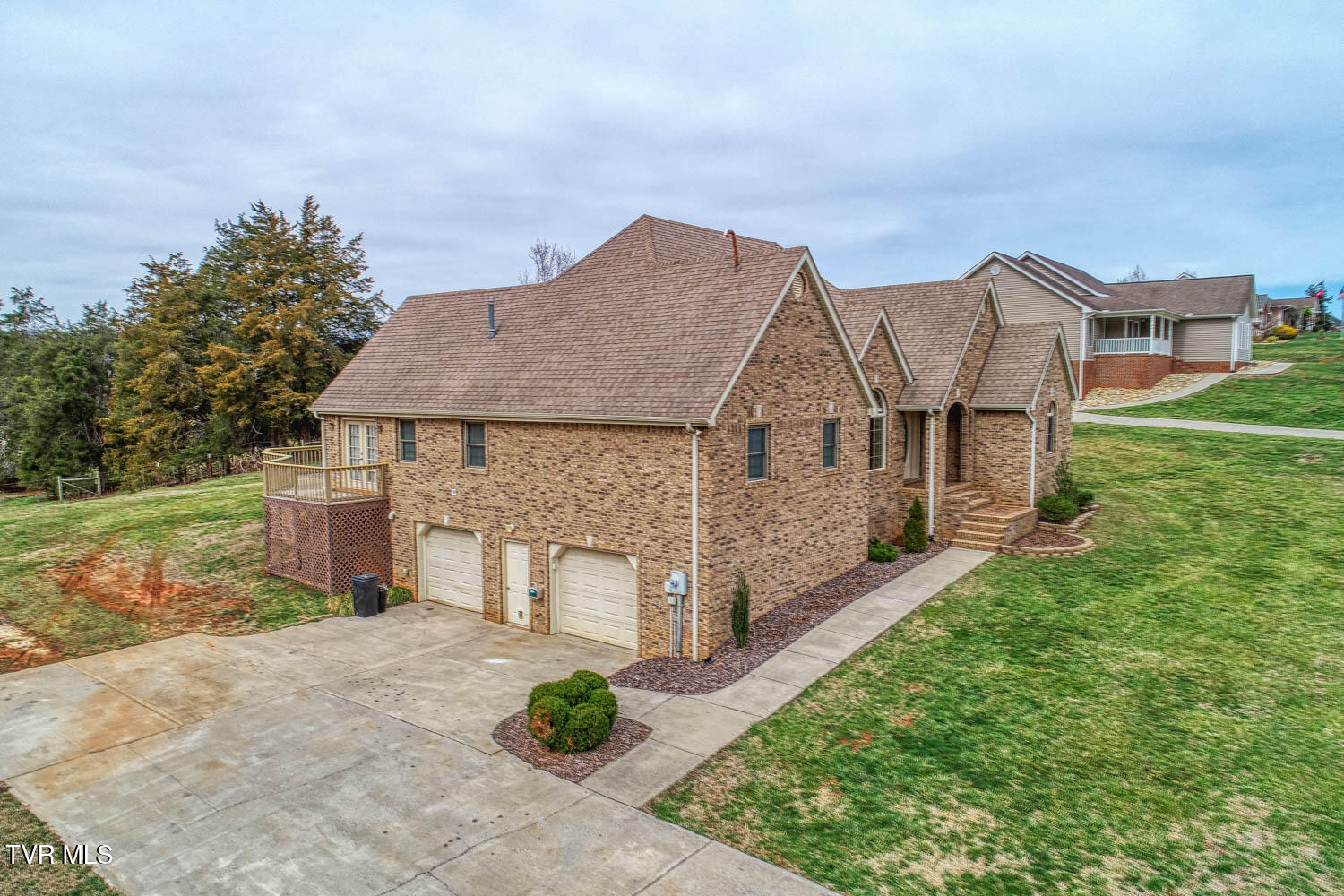 166 Clarksdale Circle Property Photo 3