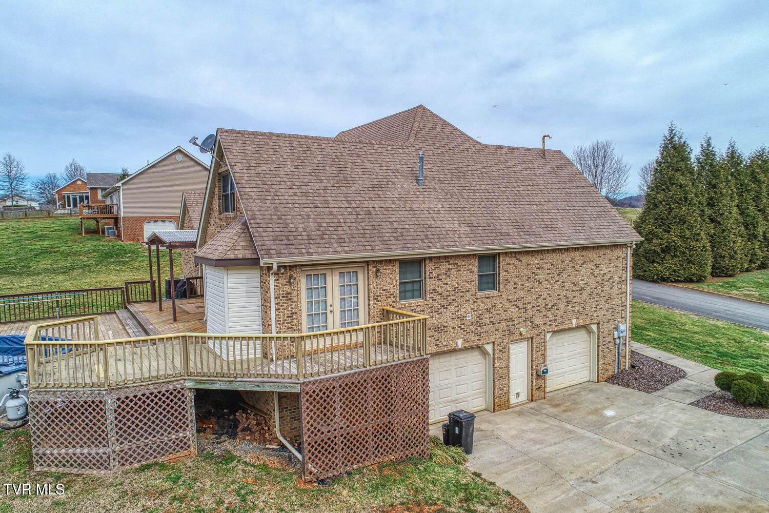 166 Clarksdale Circle Property Photo 4