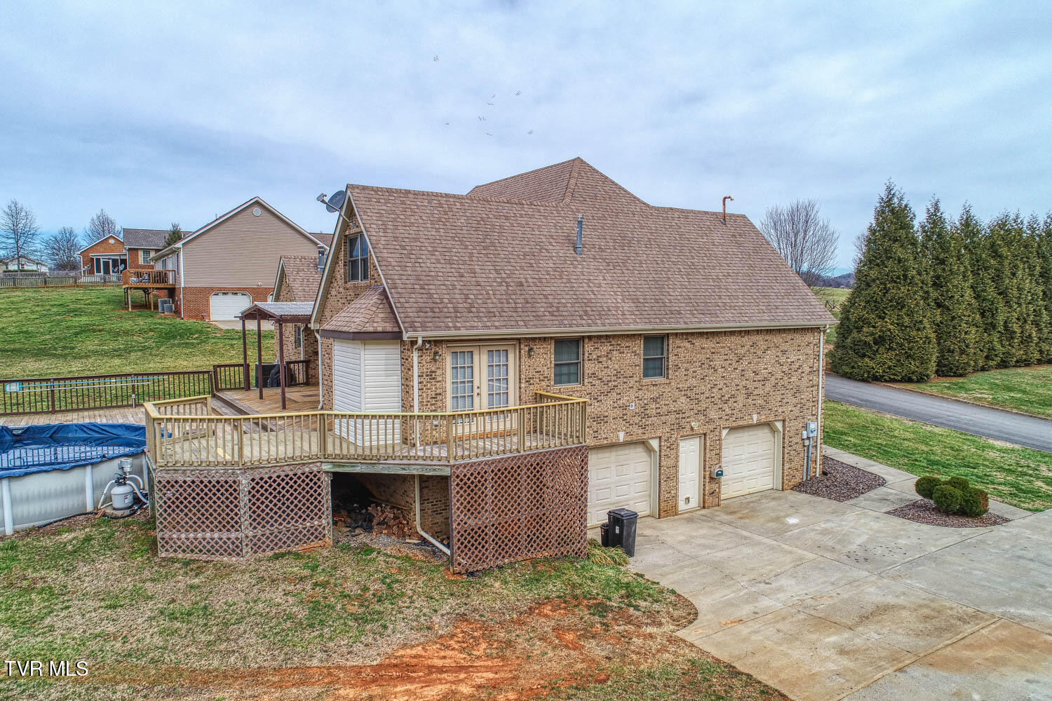 166 Clarksdale Circle Property Photo 6