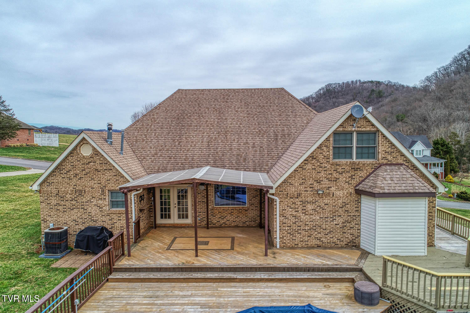 166 Clarksdale Circle Property Photo 8