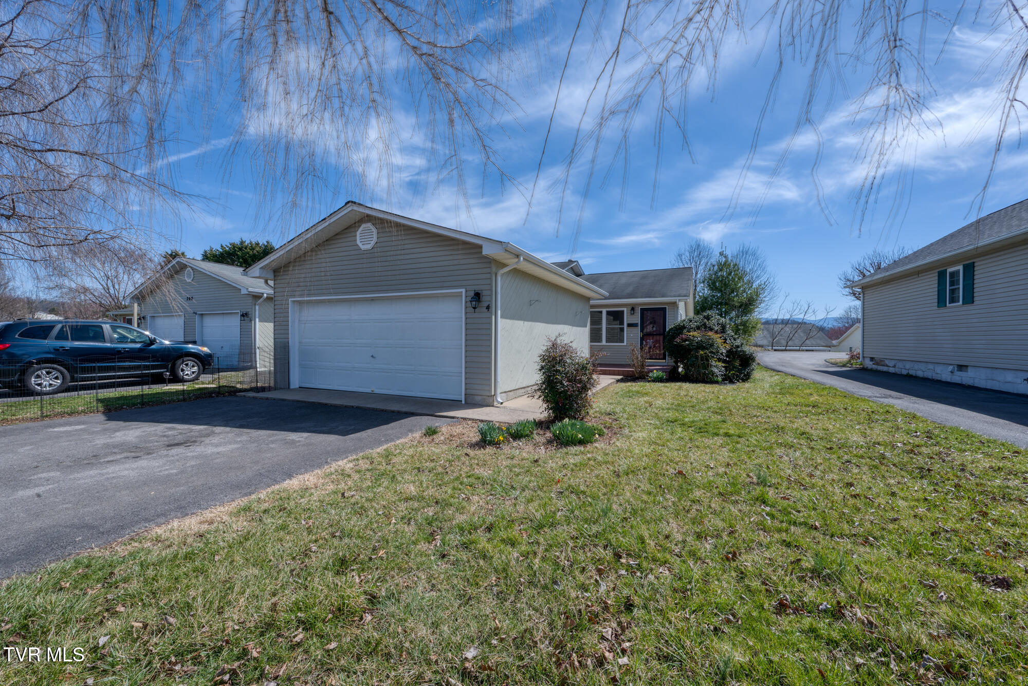 Hunter Hills Real Estate Listings Main Image