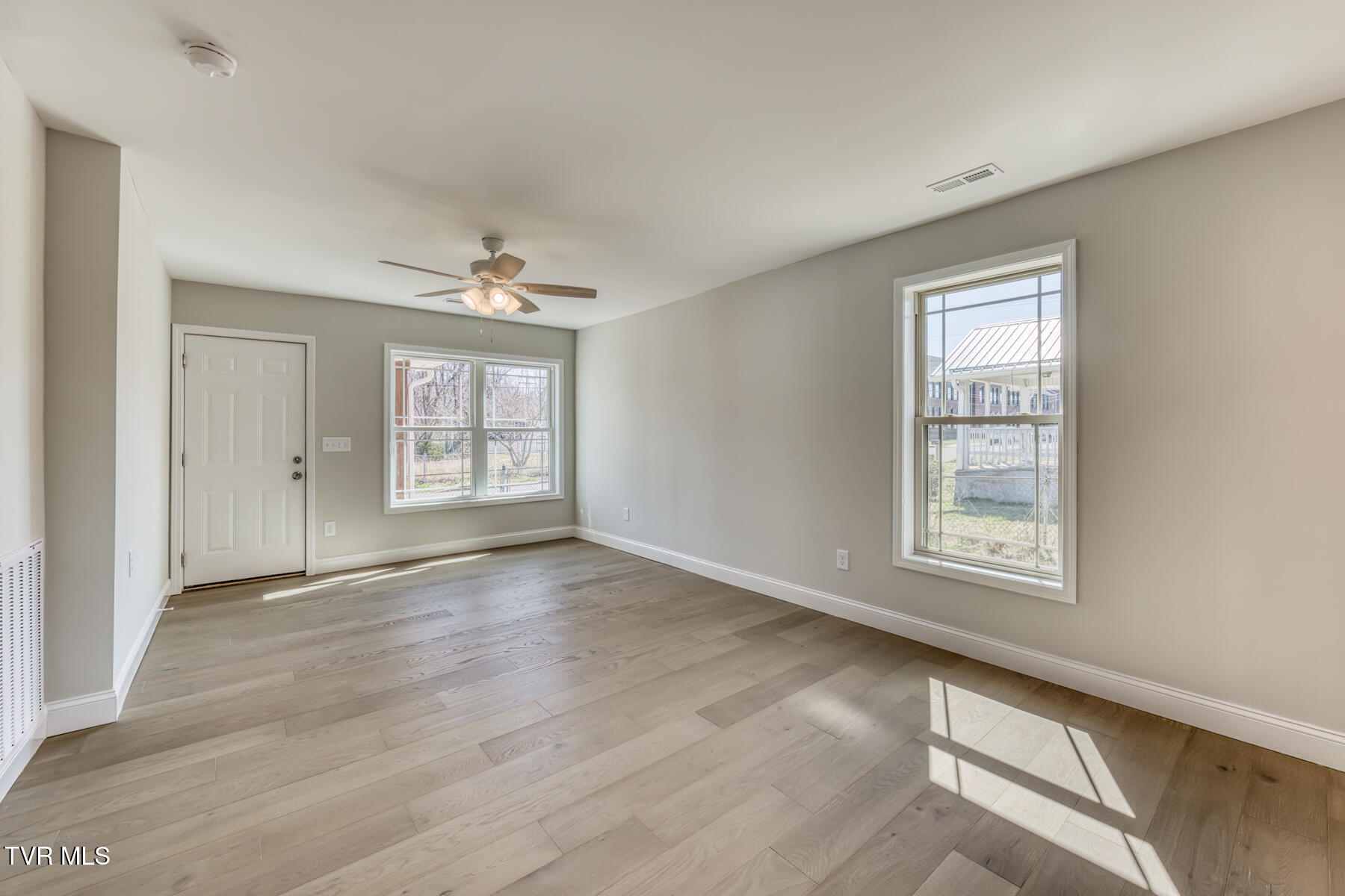 605 Cranberry Street Property Photo 4