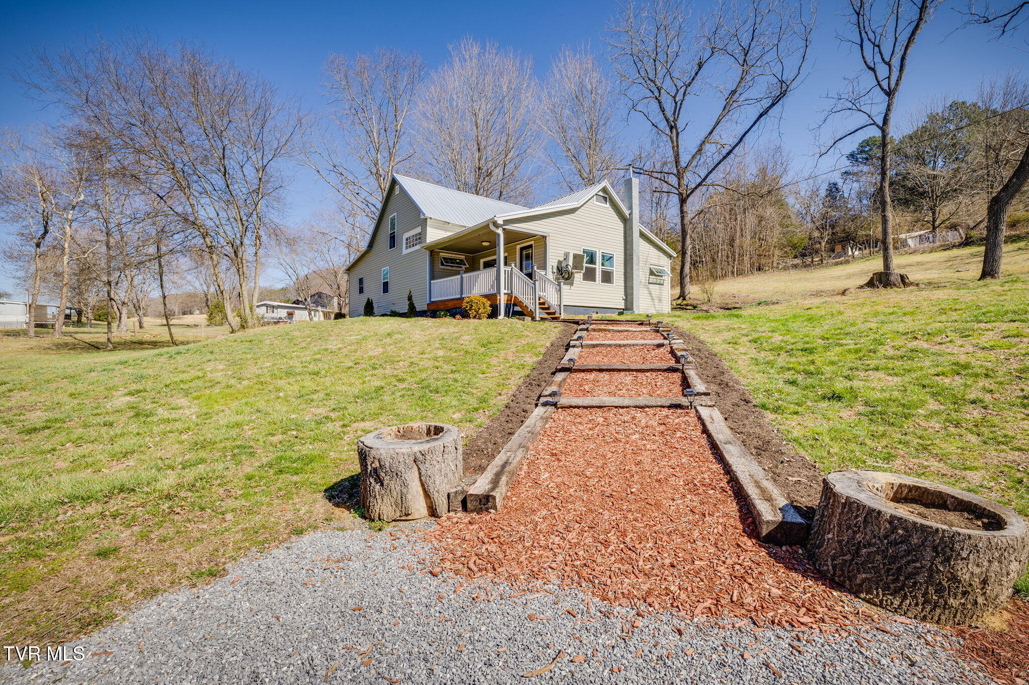 330 Robertson Road Property Photo 2