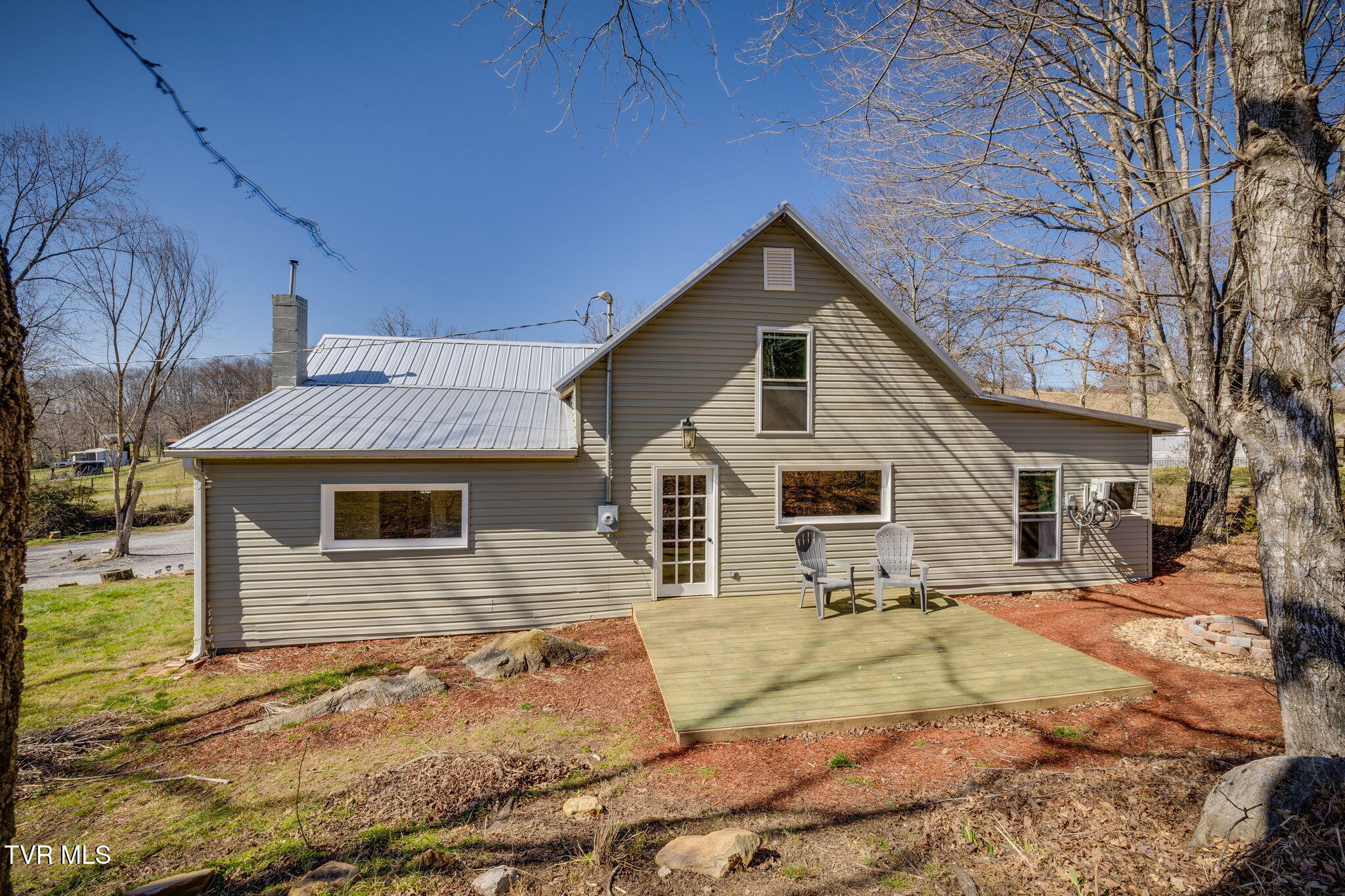 330 Robertson Road Property Photo 4