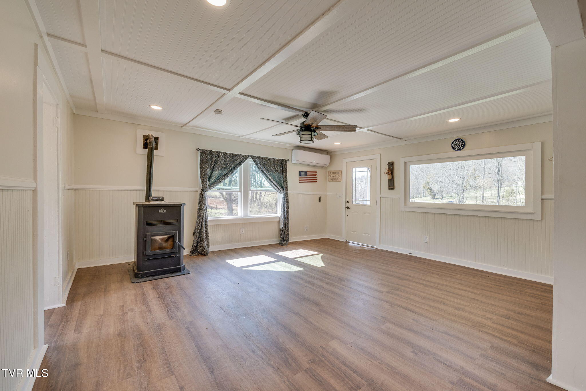 330 Robertson Road Property Photo 8