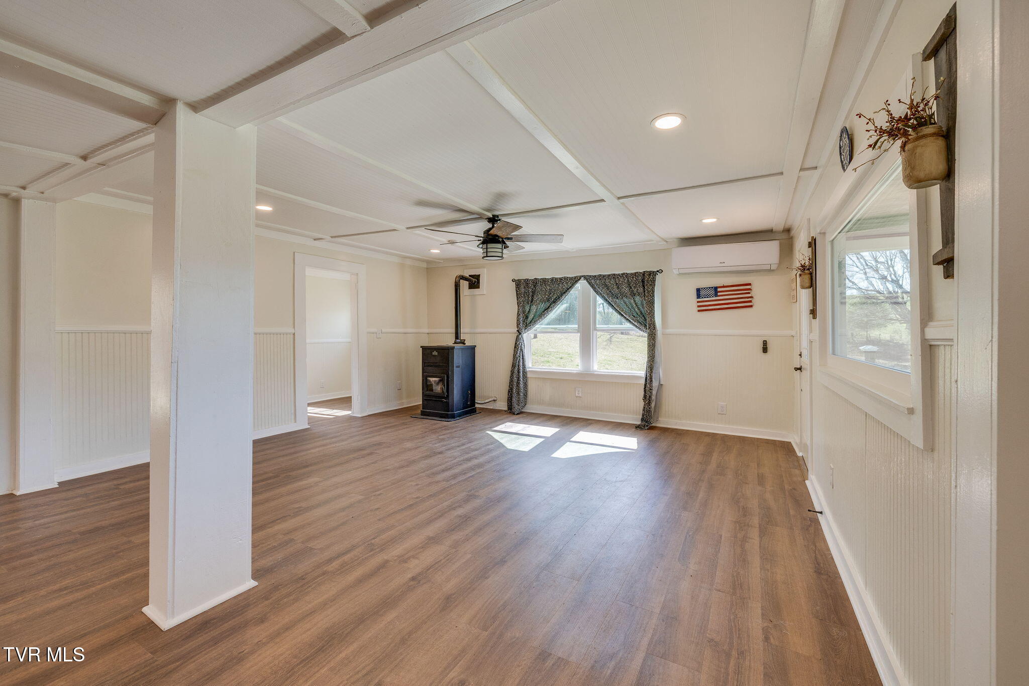 330 Robertson Road Property Photo 9