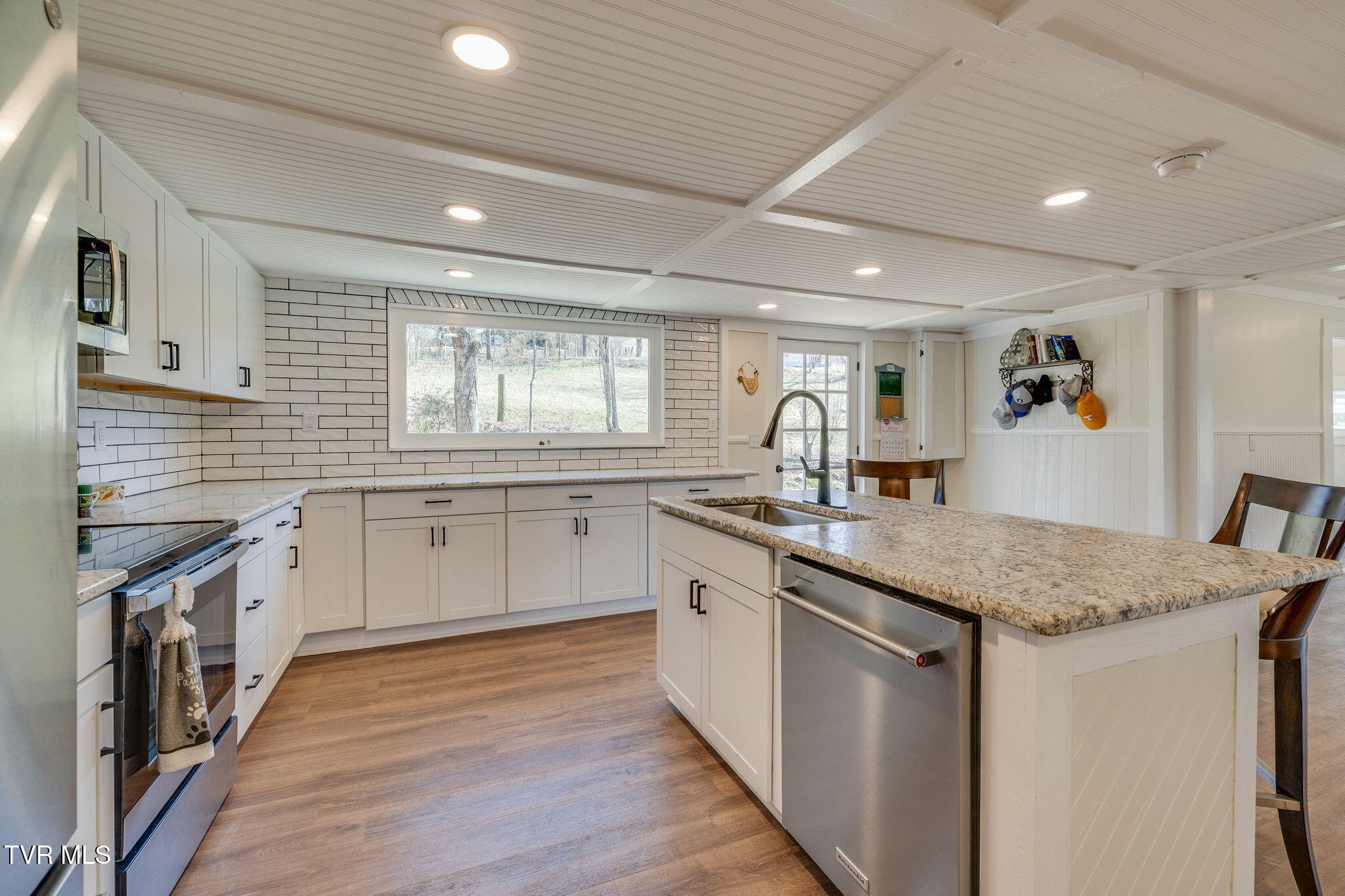 330 Robertson Road Property Photo 15