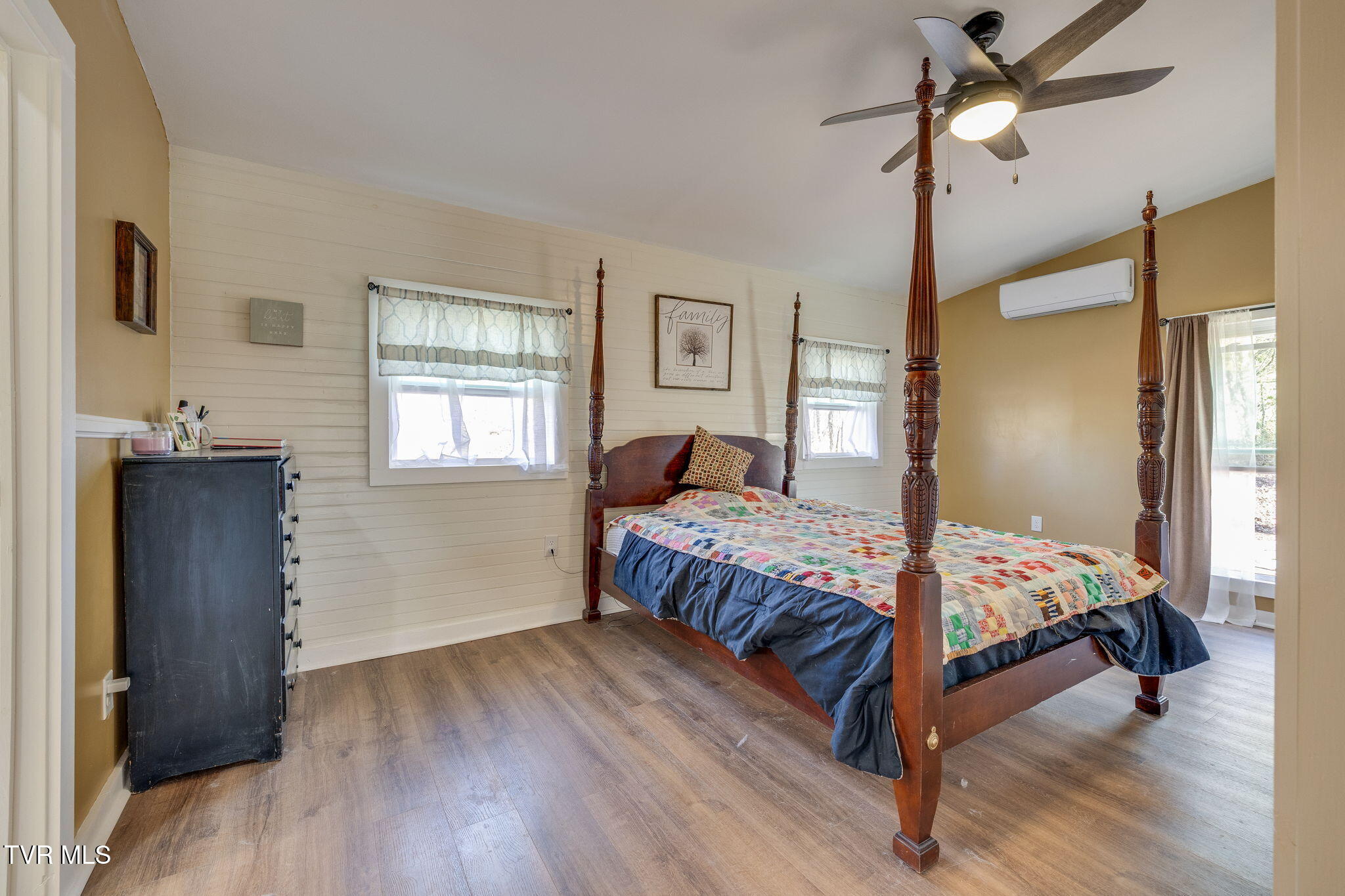 330 Robertson Road Property Photo 16