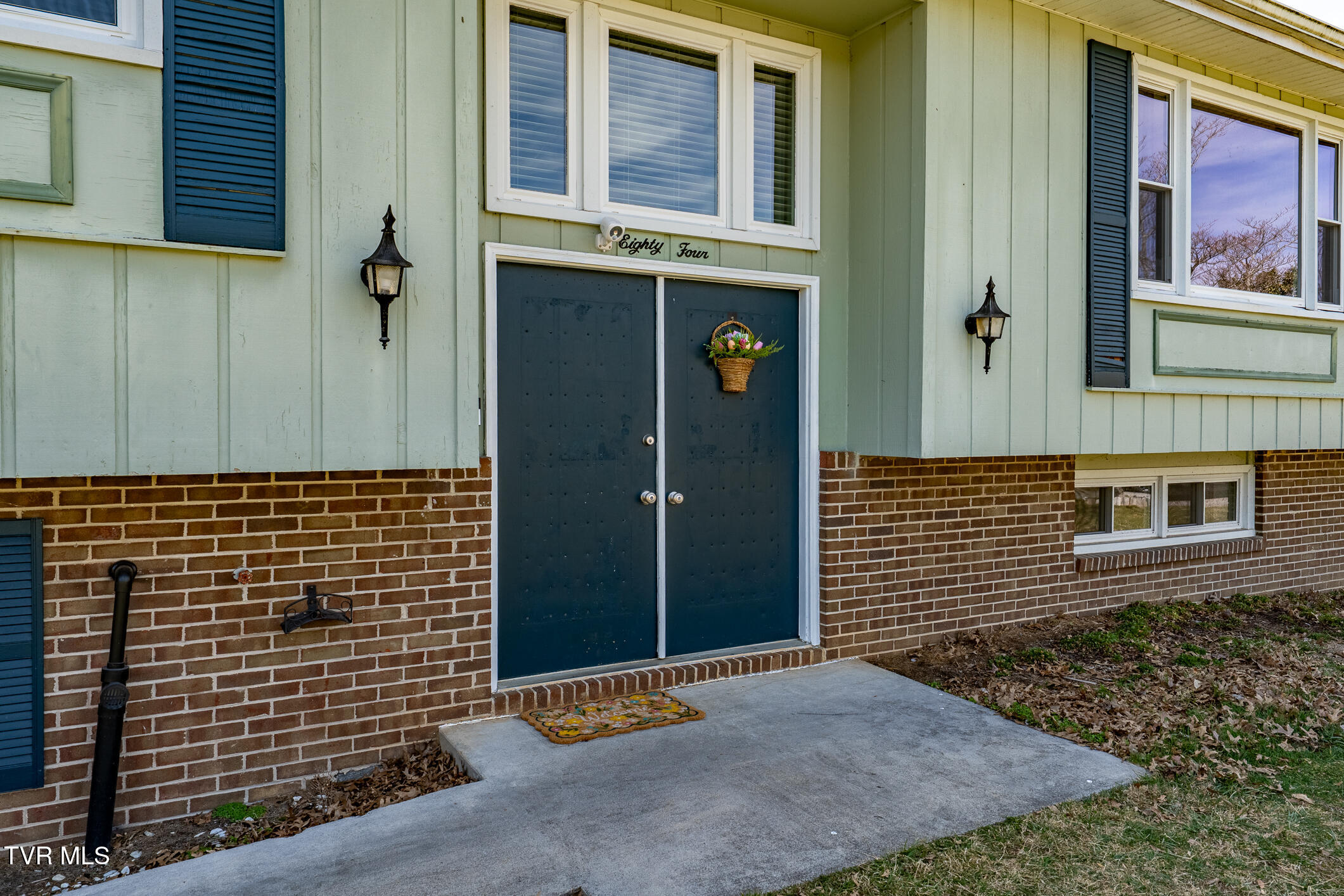 84 Stone Drive Property Photo 2