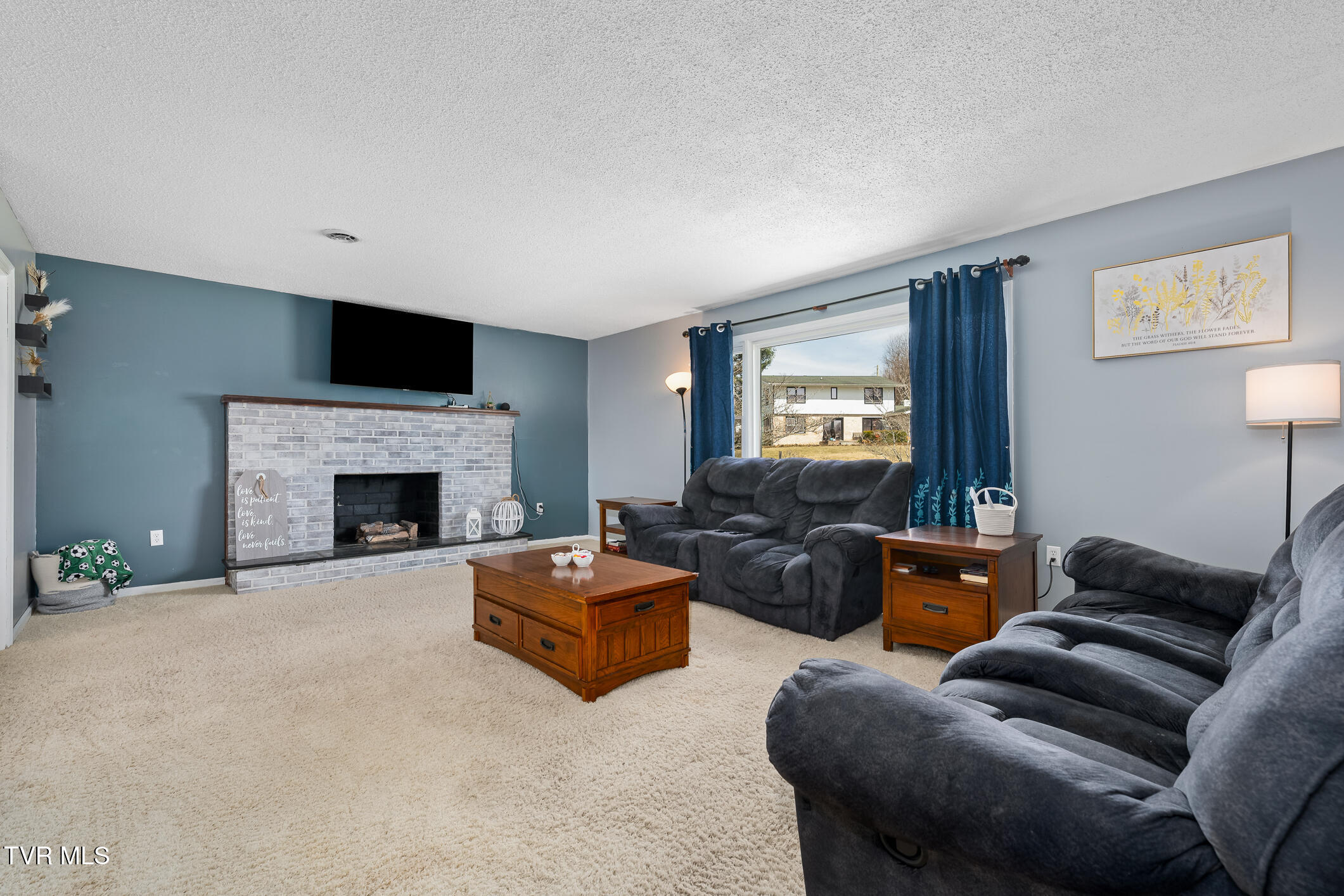 84 Stone Drive Property Photo 5