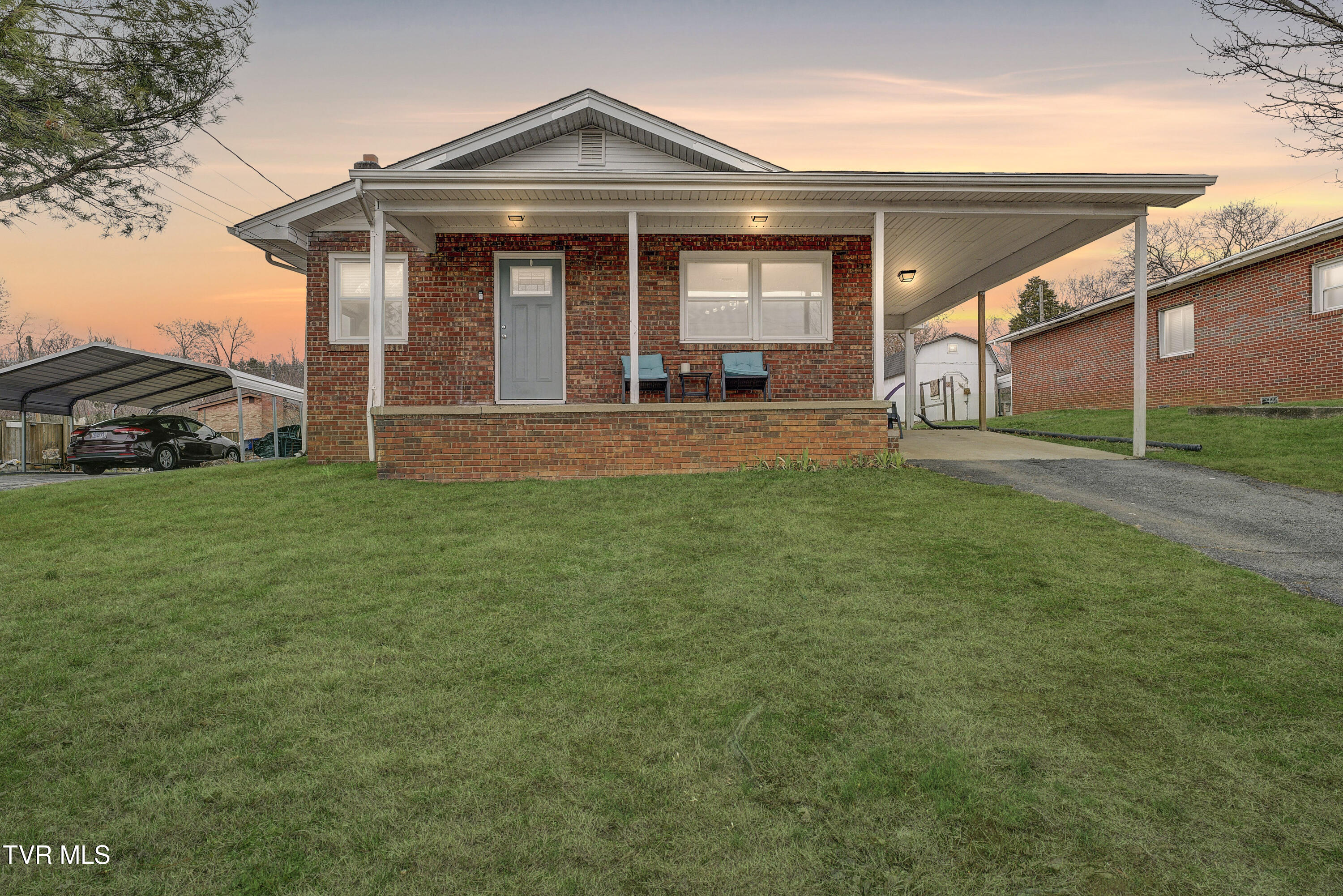 2104 Patton Street Property Photo 1