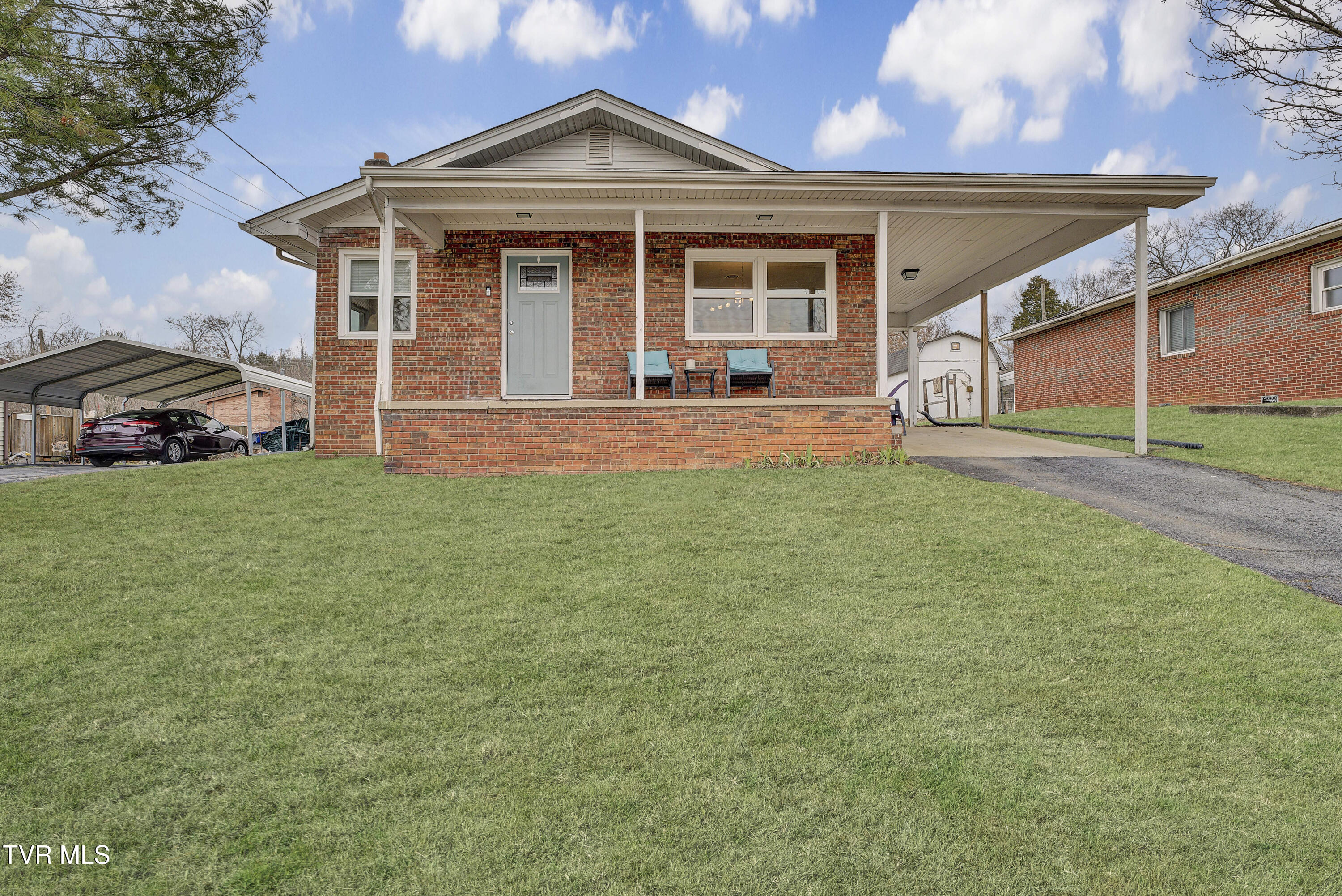 2104 Patton Street Property Photo 2