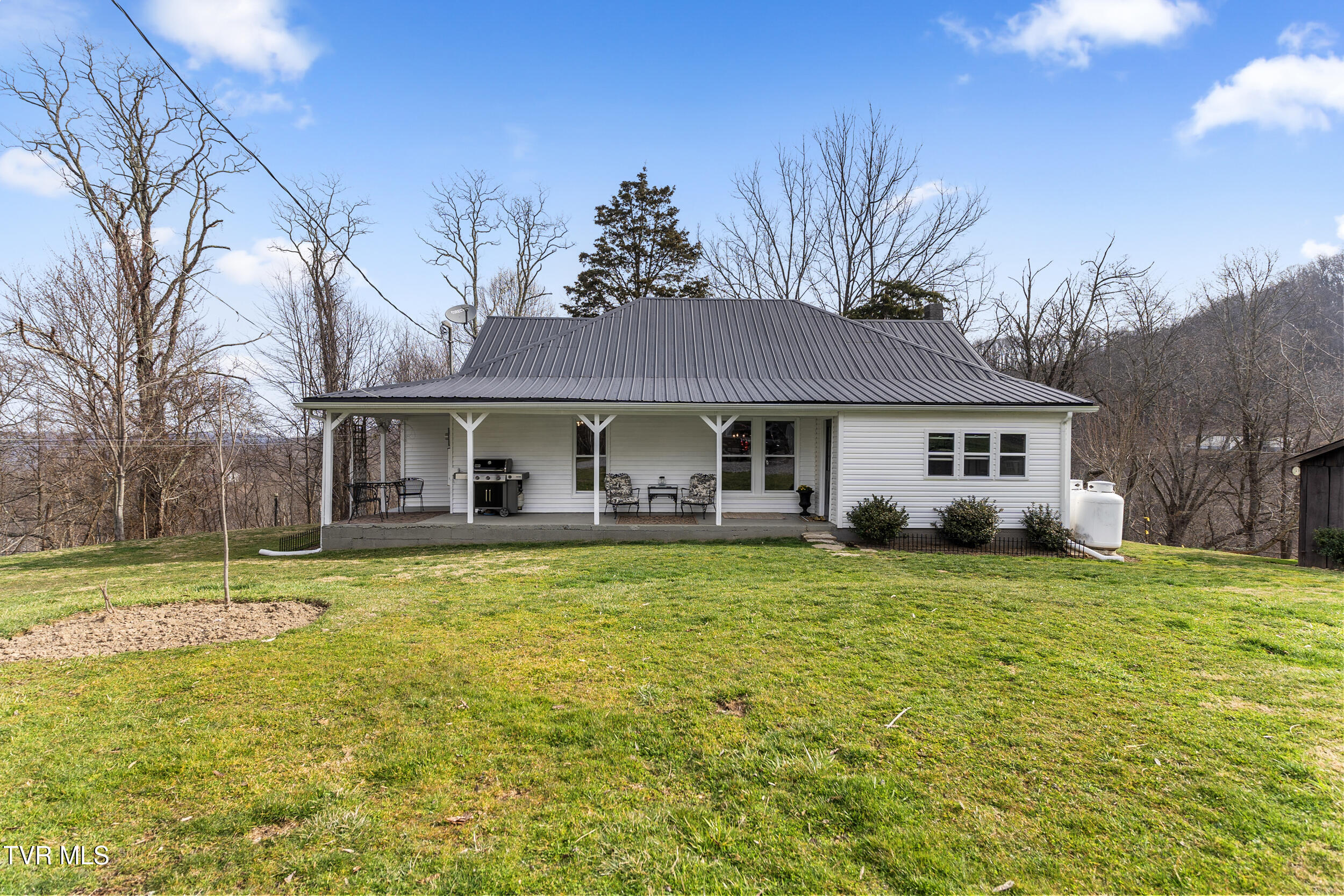 10528 Pine Camp Road Property Photo 1