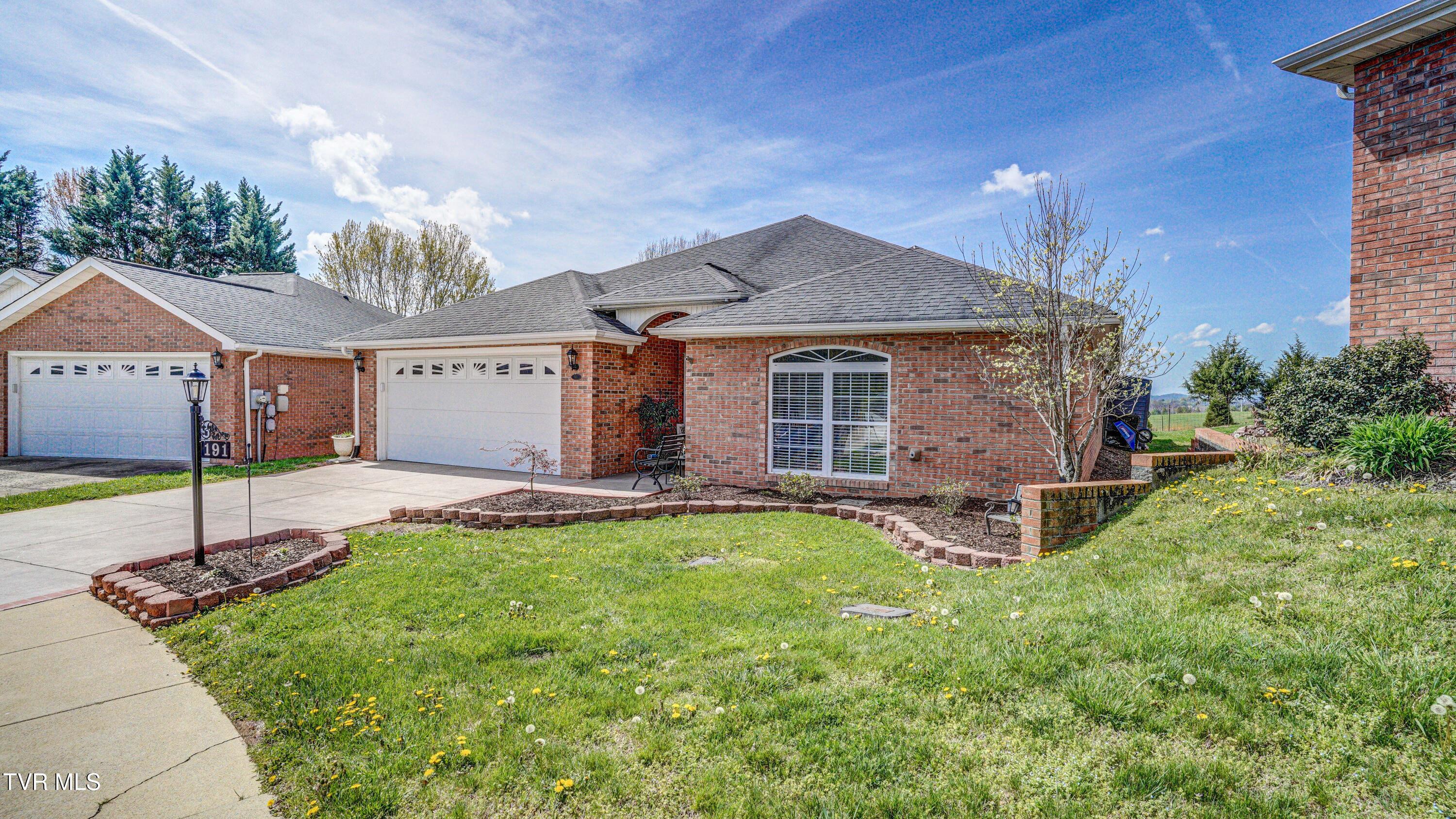 191 Apple Lake Drive Property Photo 3