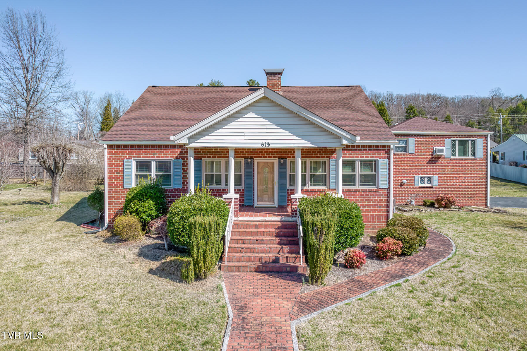 615 Parkway Boulevard Property Photo