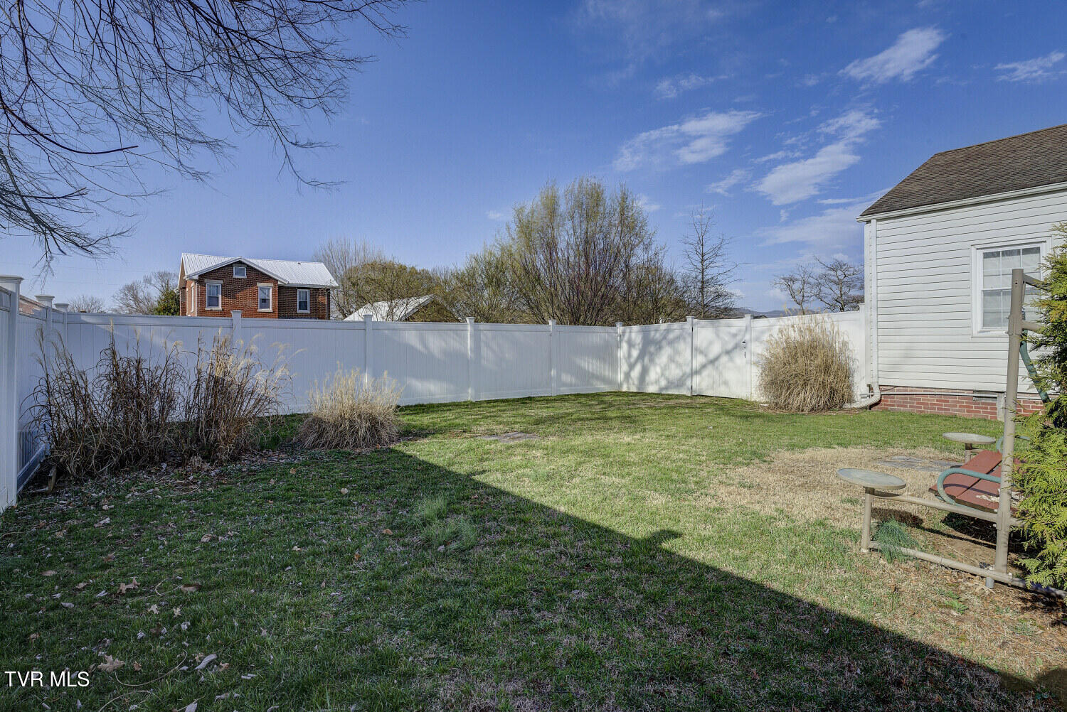 411 West D Street Property Photo 6