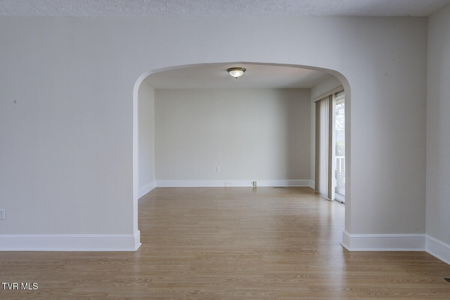 411 West D Street Property Photo 11