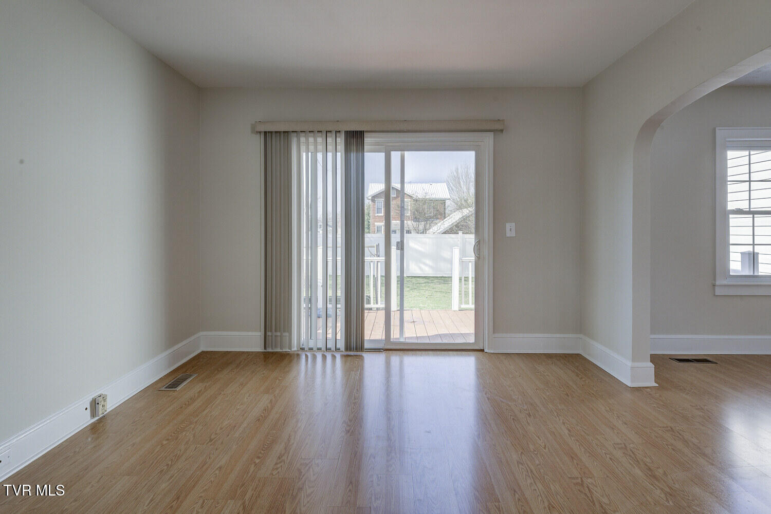 411 West D Street Property Photo 12