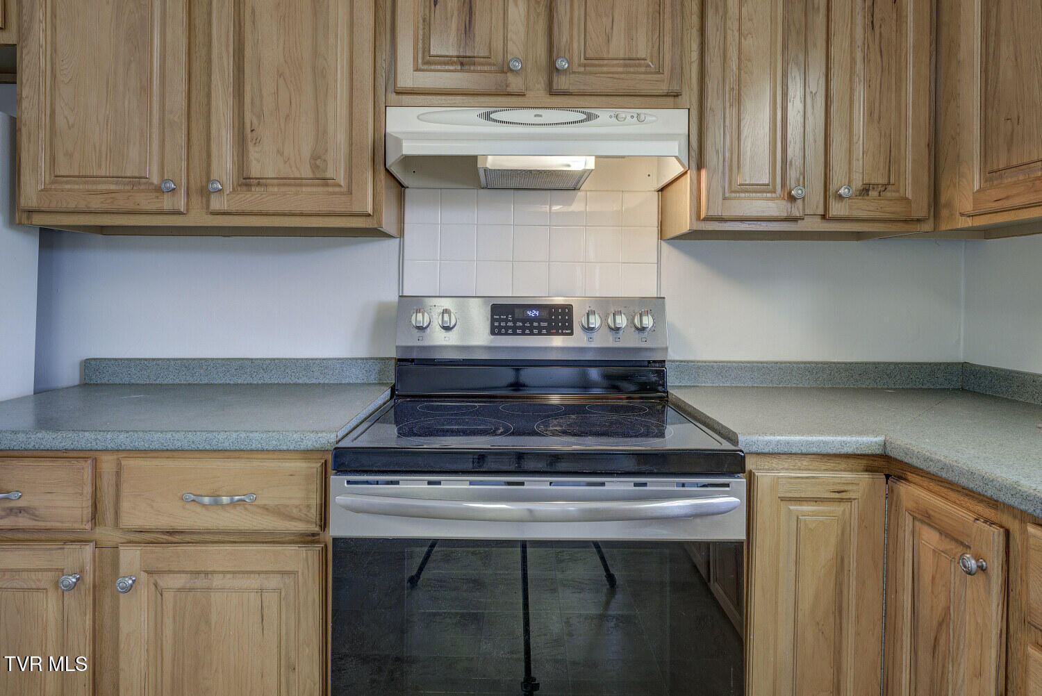 411 West D Street Property Photo 17