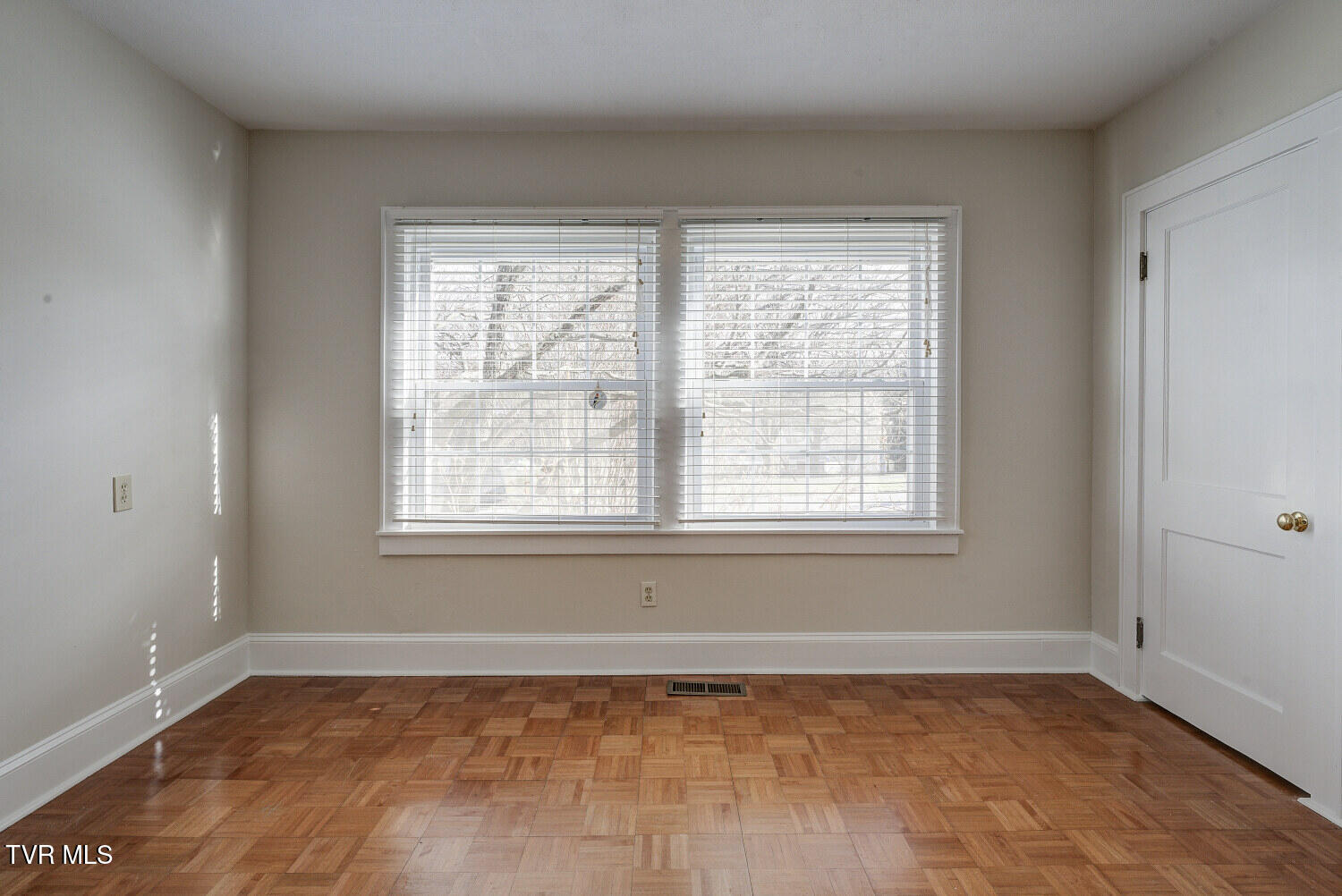 411 West D Street Property Photo 22