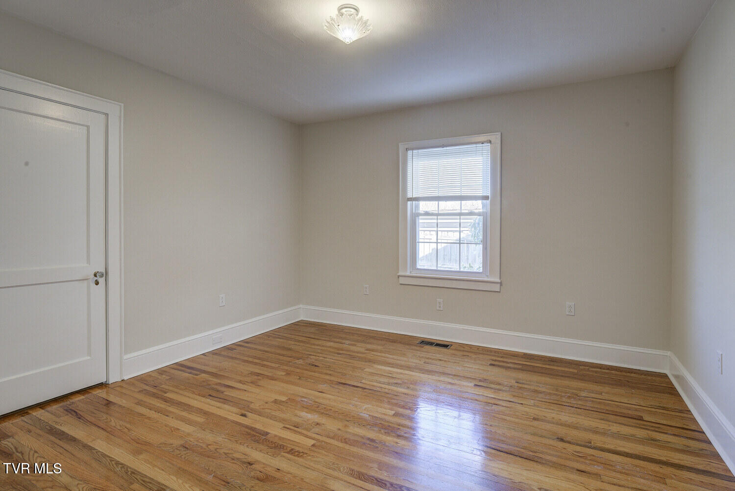 411 West D Street Property Photo 24