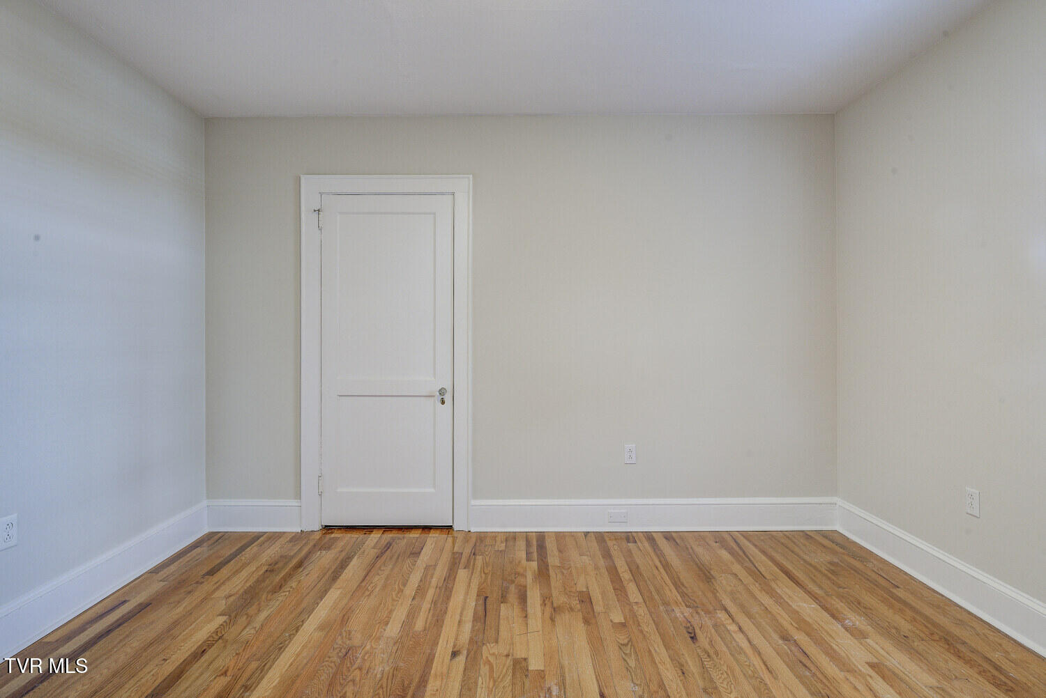 411 West D Street Property Photo 25