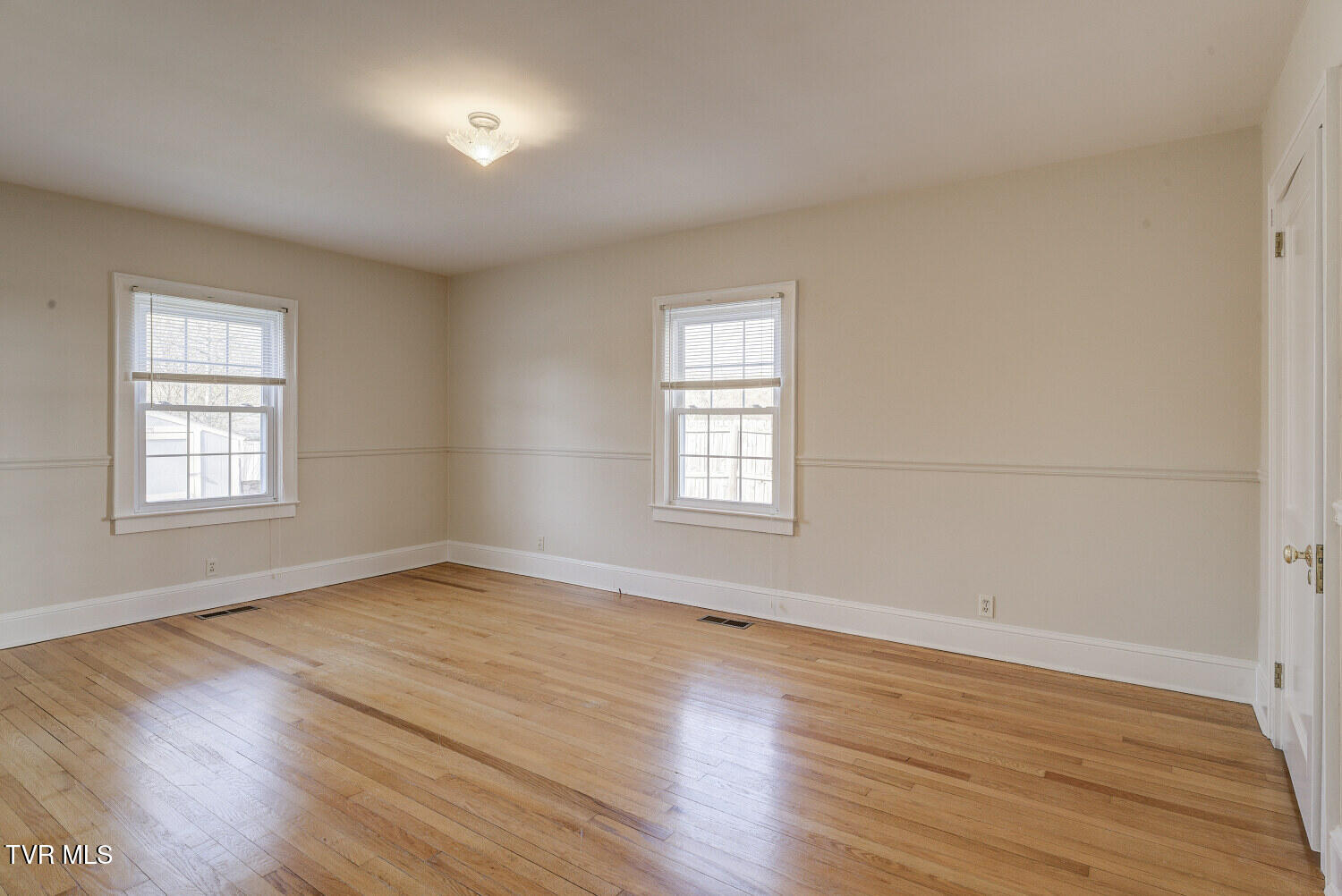411 West D Street Property Photo 30
