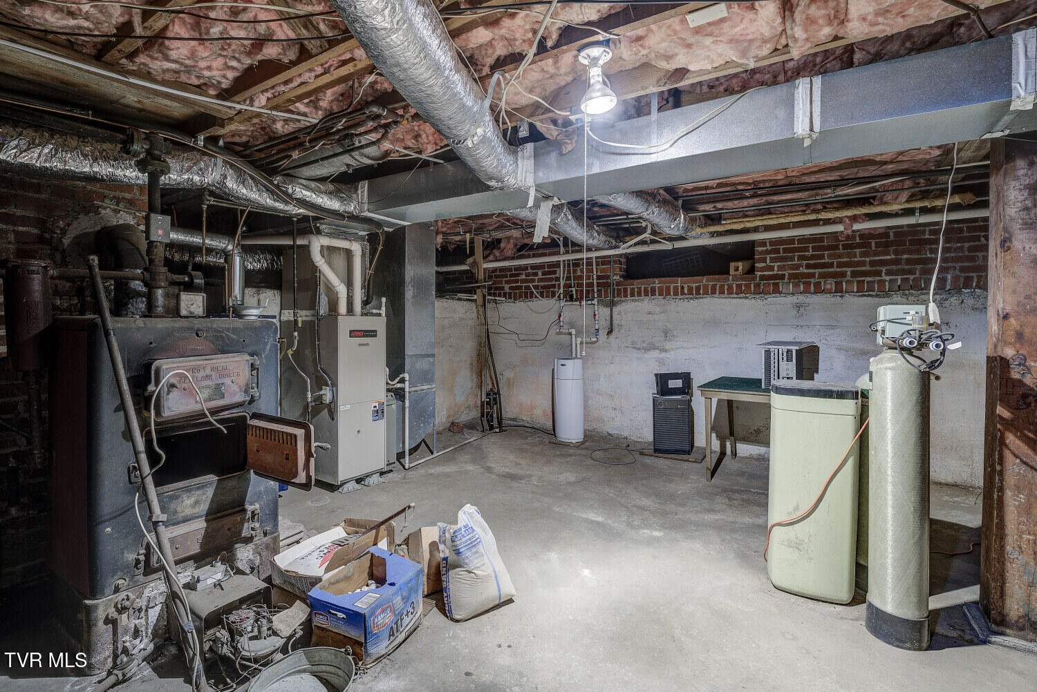 411 West D Street Property Photo 39