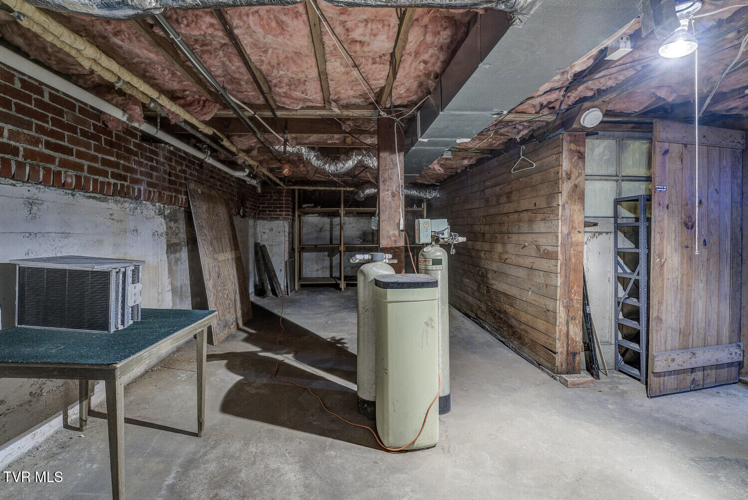 411 West D Street Property Photo 40