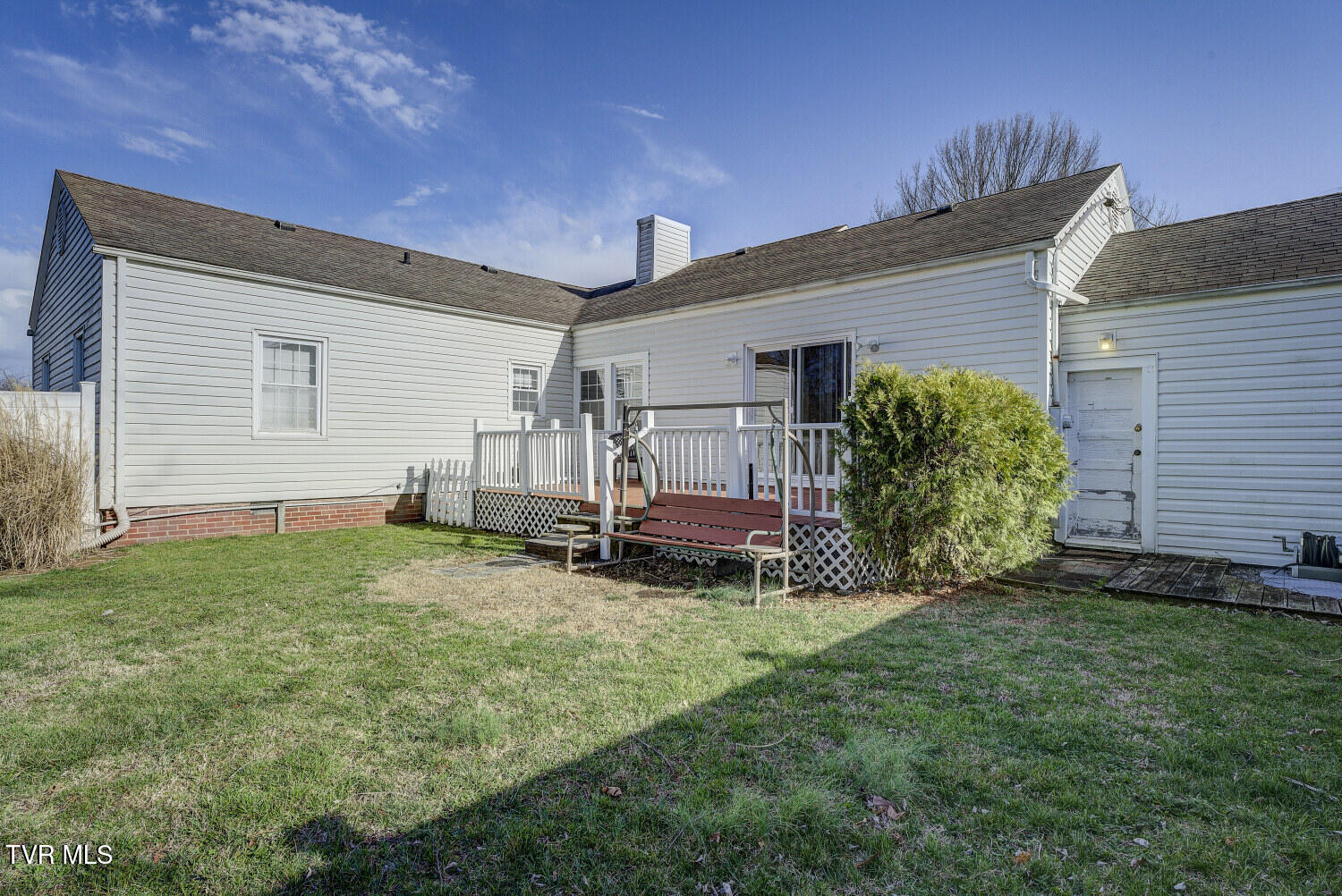 411 West D Street Property Photo 42