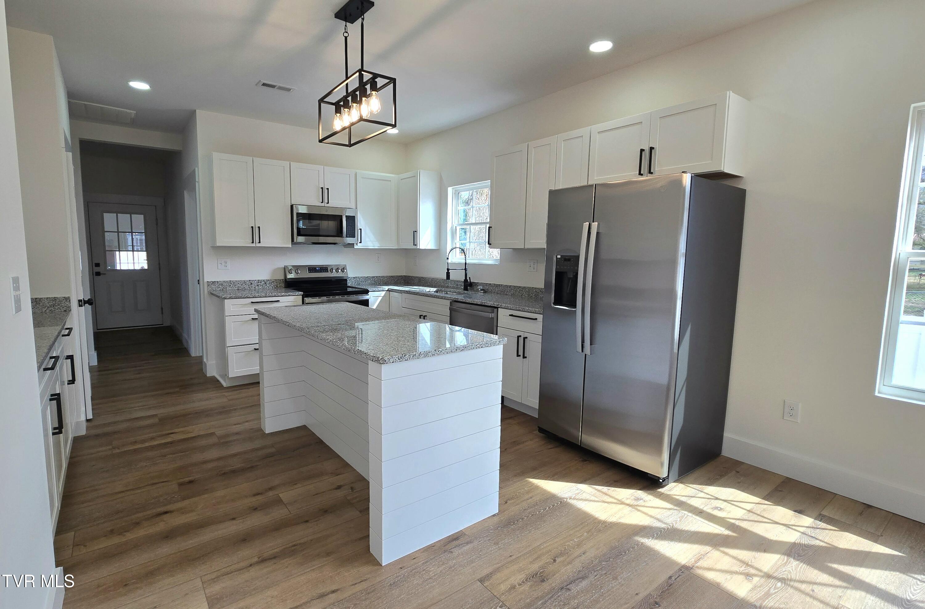 403 Walnut Street Property Photo 12