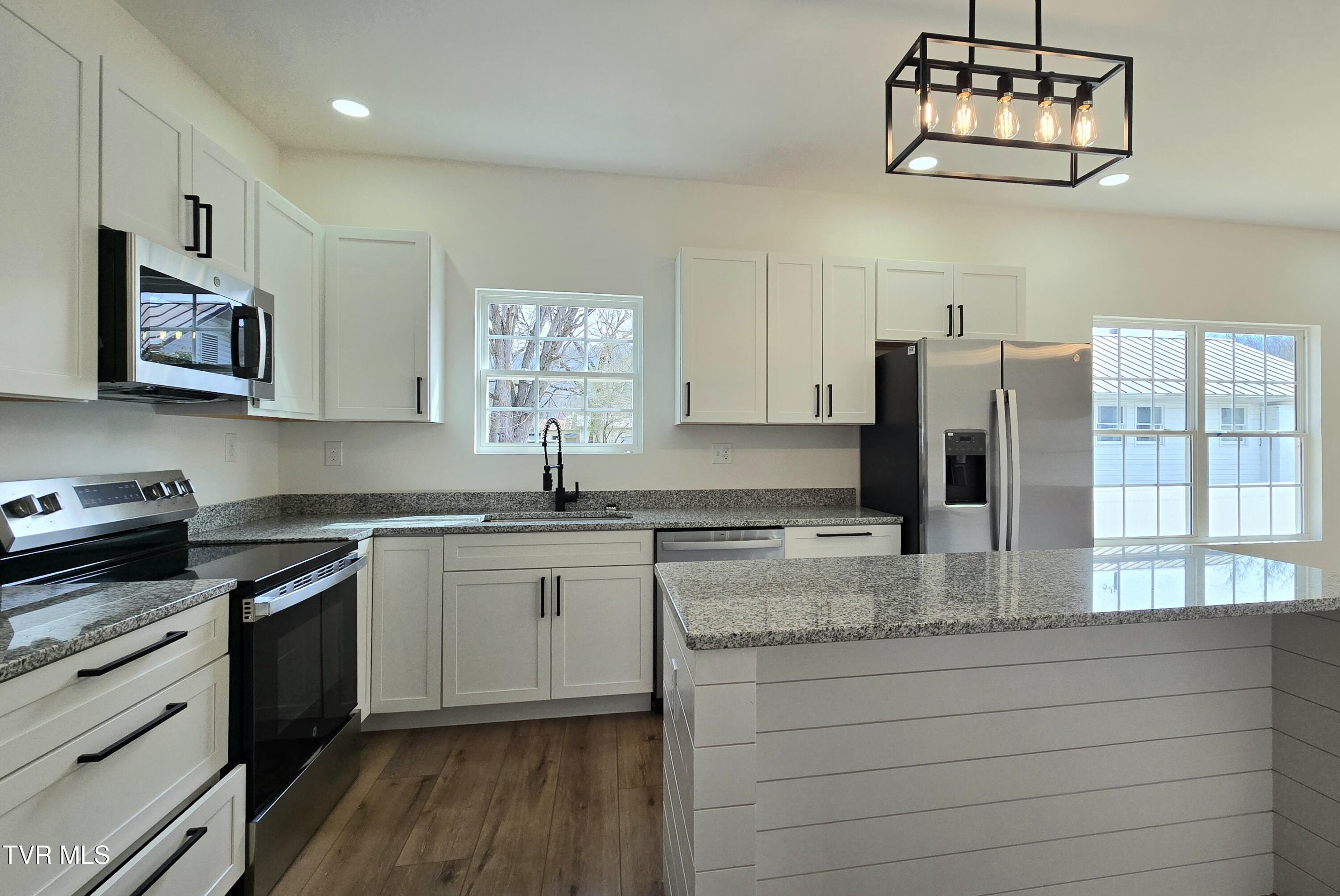 403 Walnut Street Property Photo 15