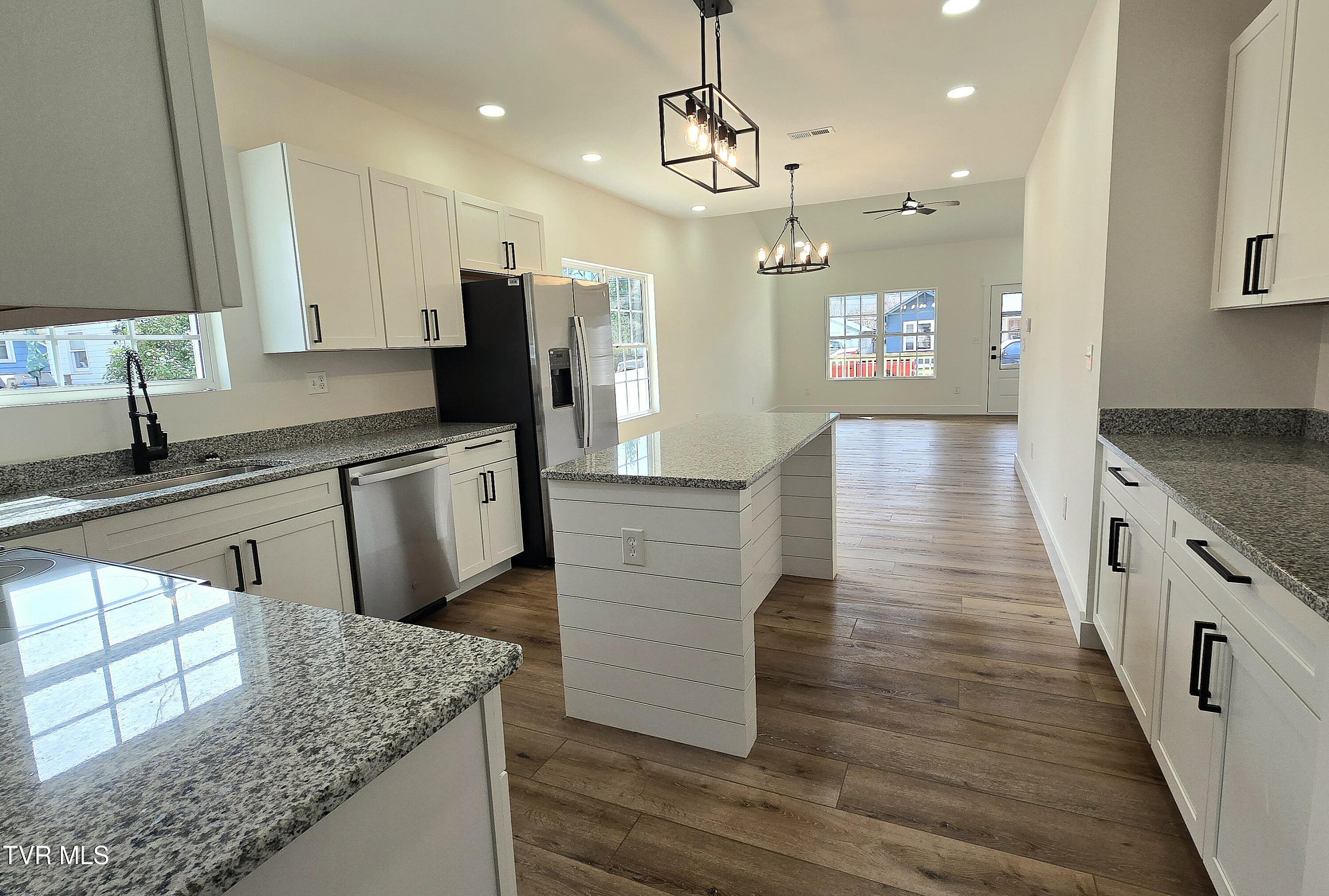 403 Walnut Street Property Photo 16