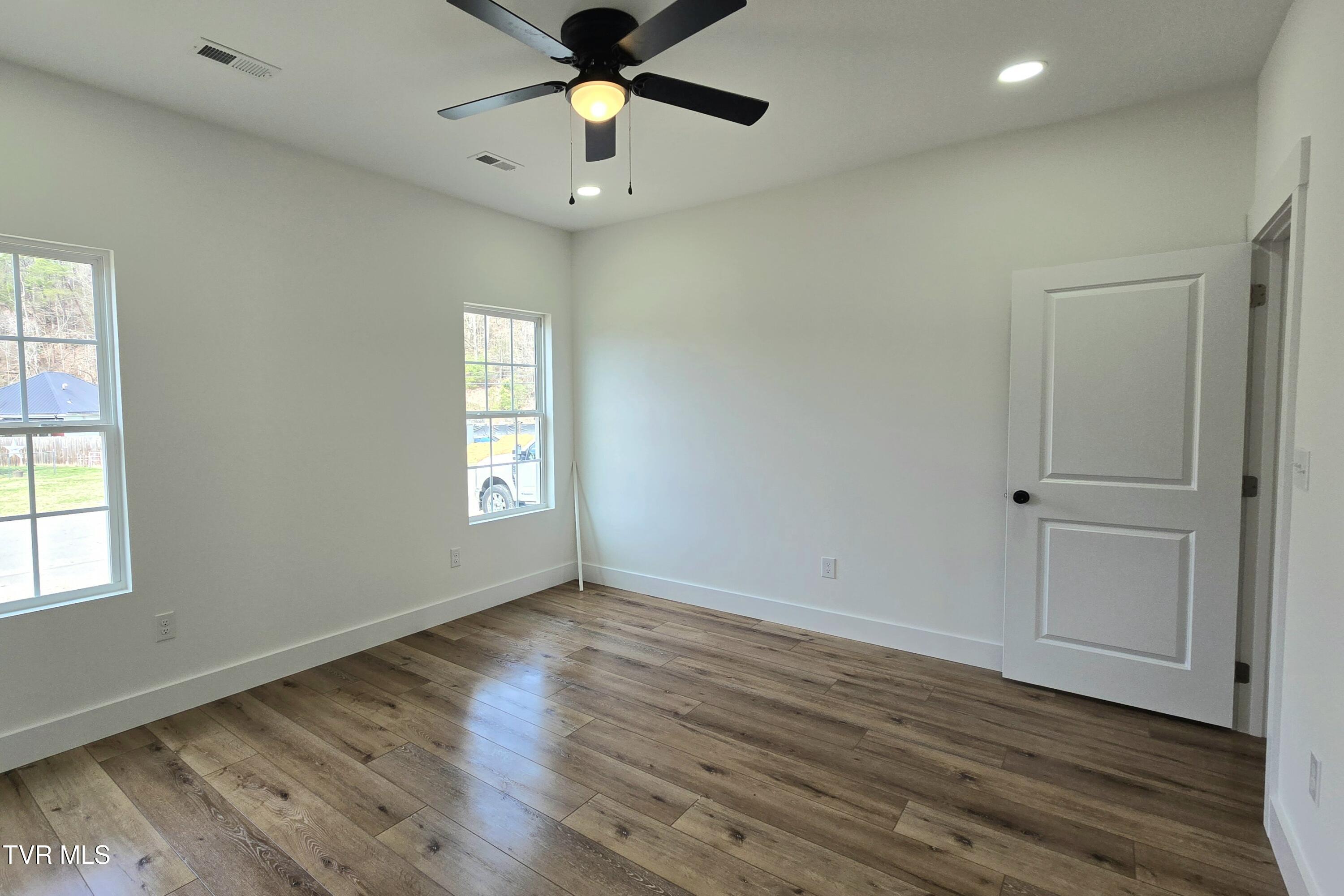 403 Walnut Street Property Photo 18