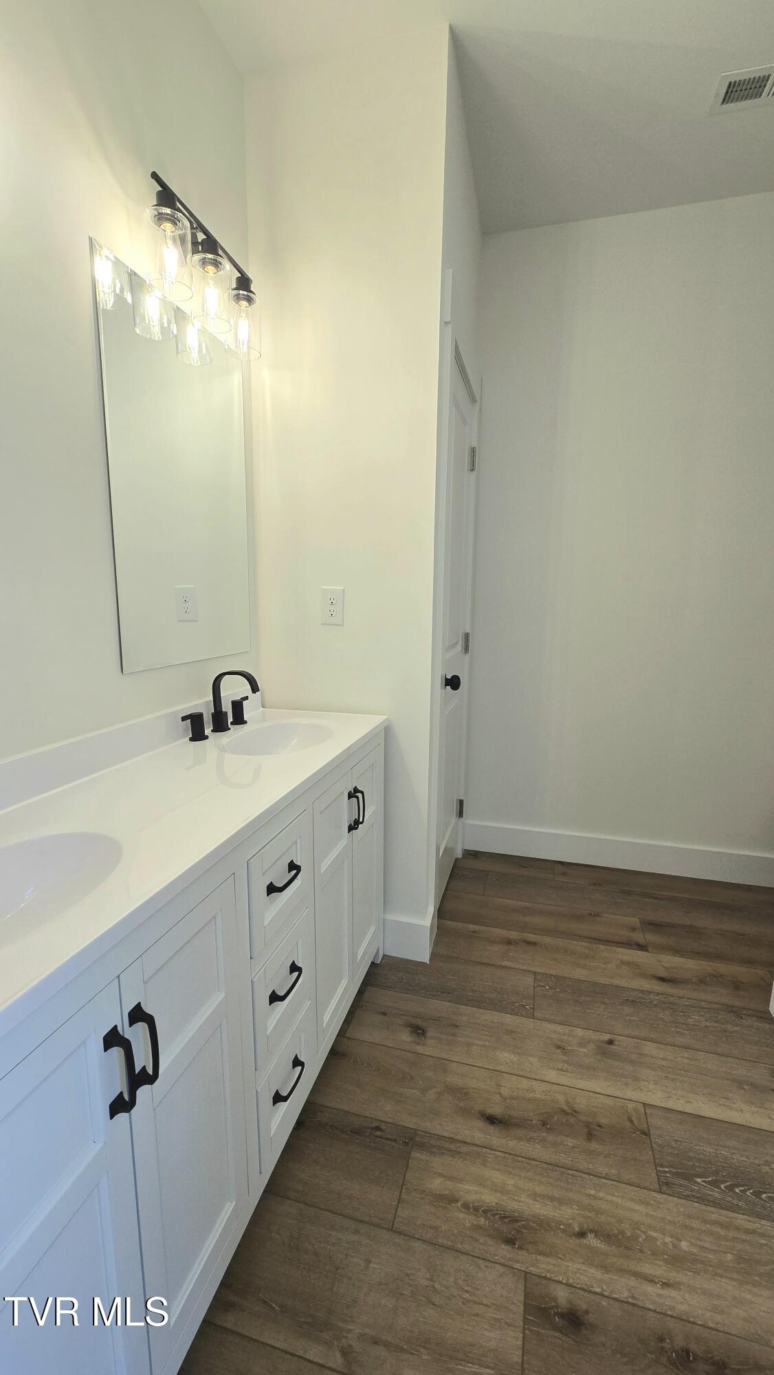 403 Walnut Street Property Photo 21