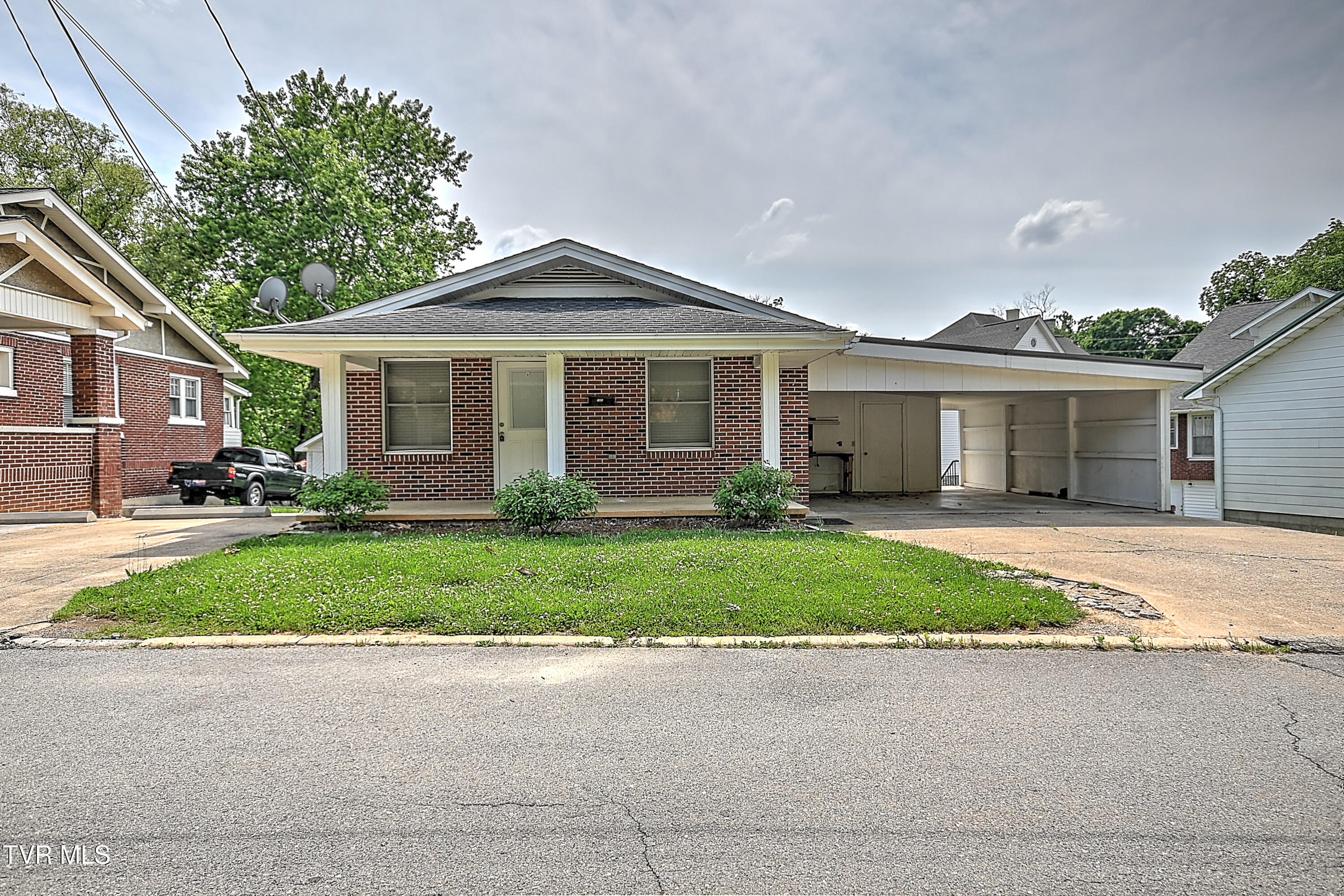 102 Montford Avenue Property Photo