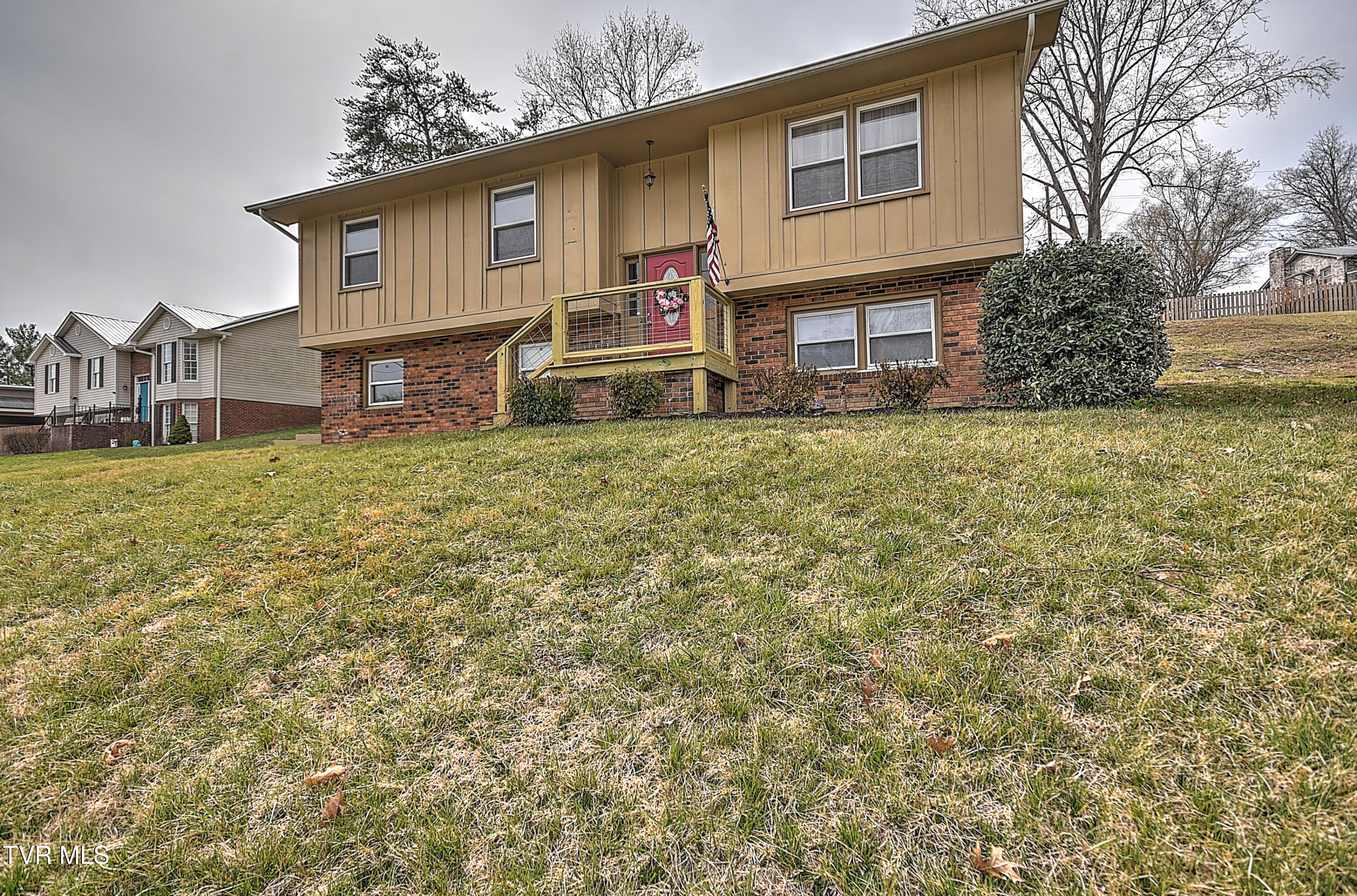 2109 Pinebrook Drive Property Photo 3