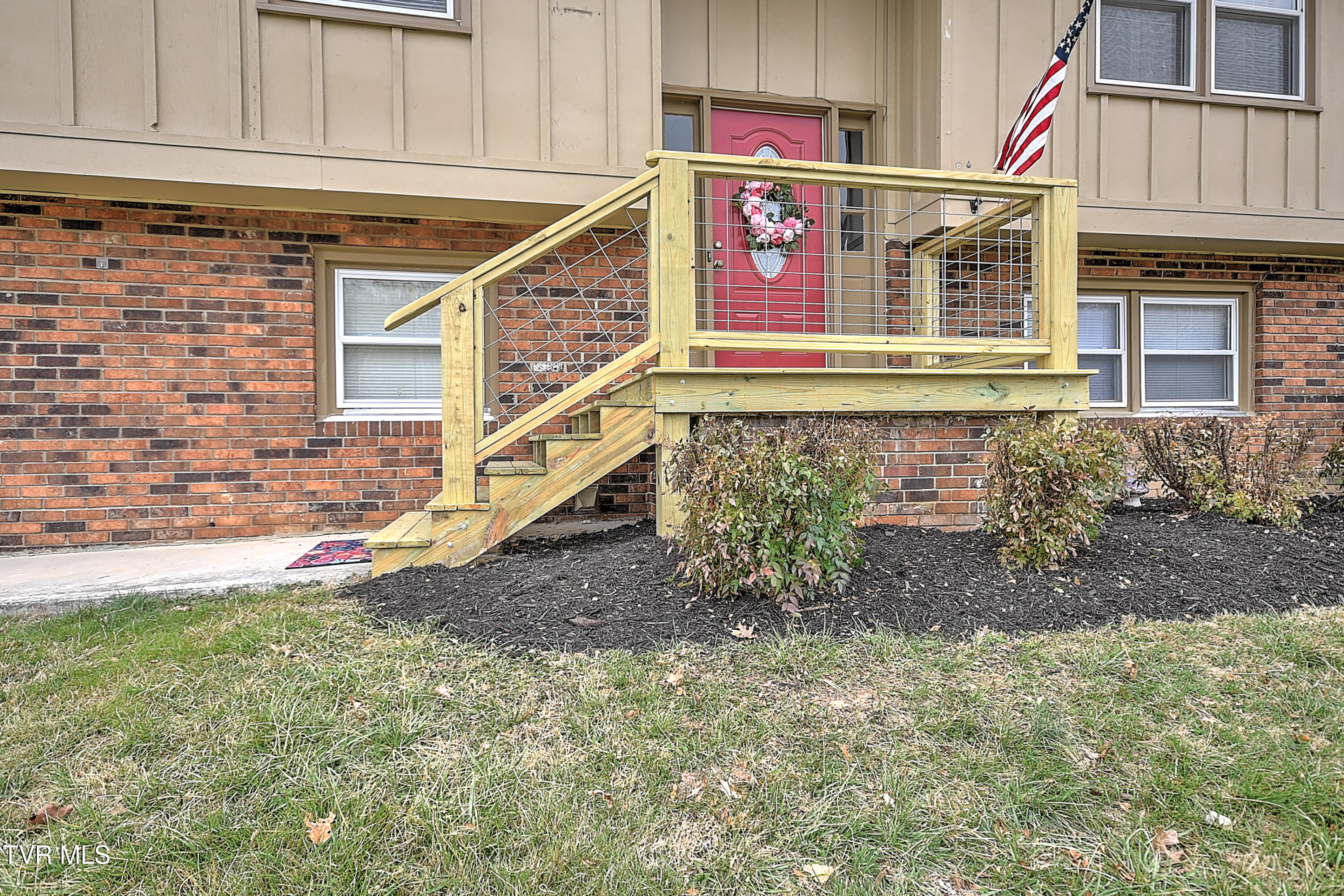2109 Pinebrook Drive Property Photo 4