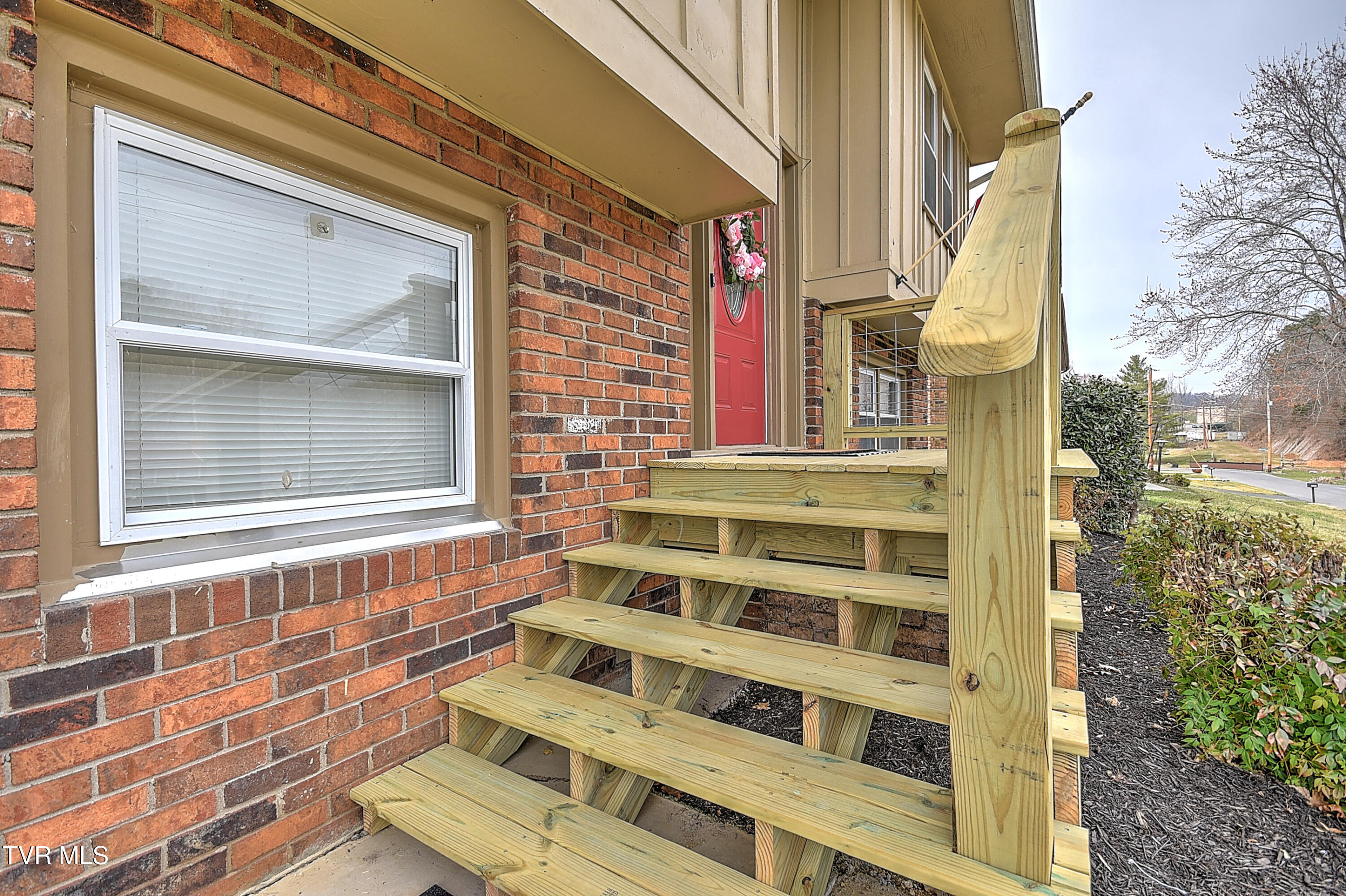 2109 Pinebrook Drive Property Photo 5