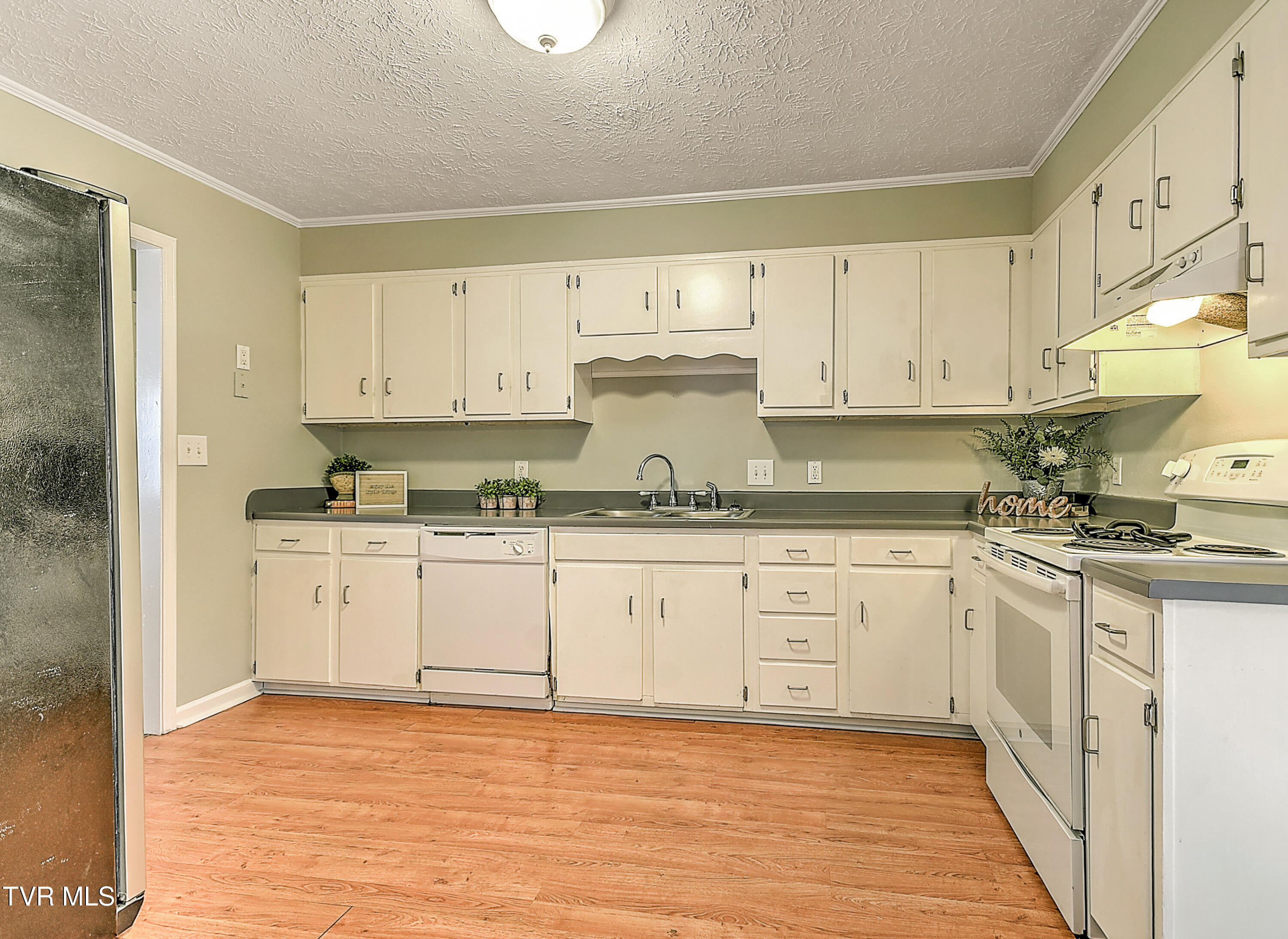 2109 Pinebrook Drive Property Photo 10
