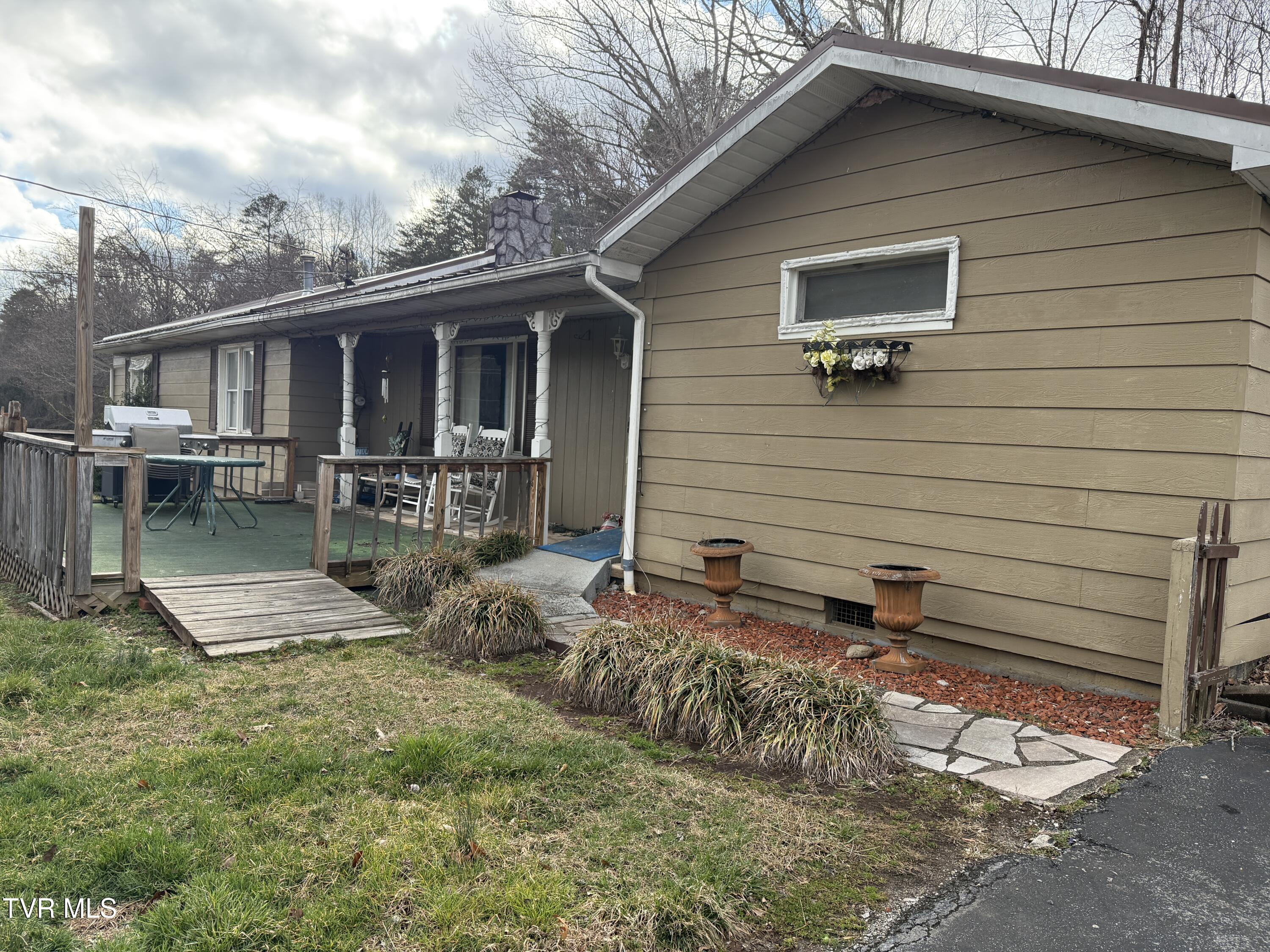 401 North Mohawk Drive Property Photo