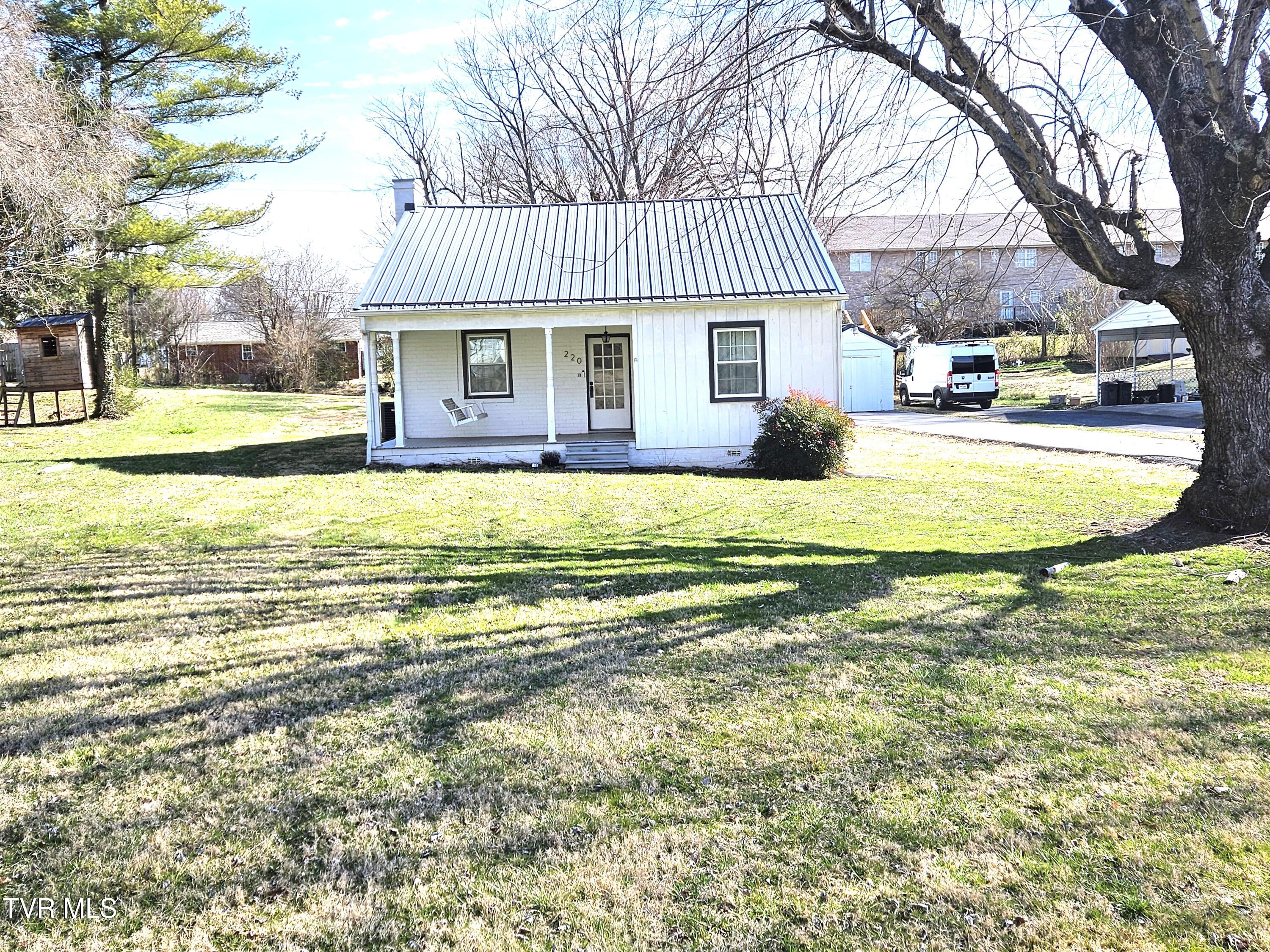 220 Circle Drive Property Photo 10