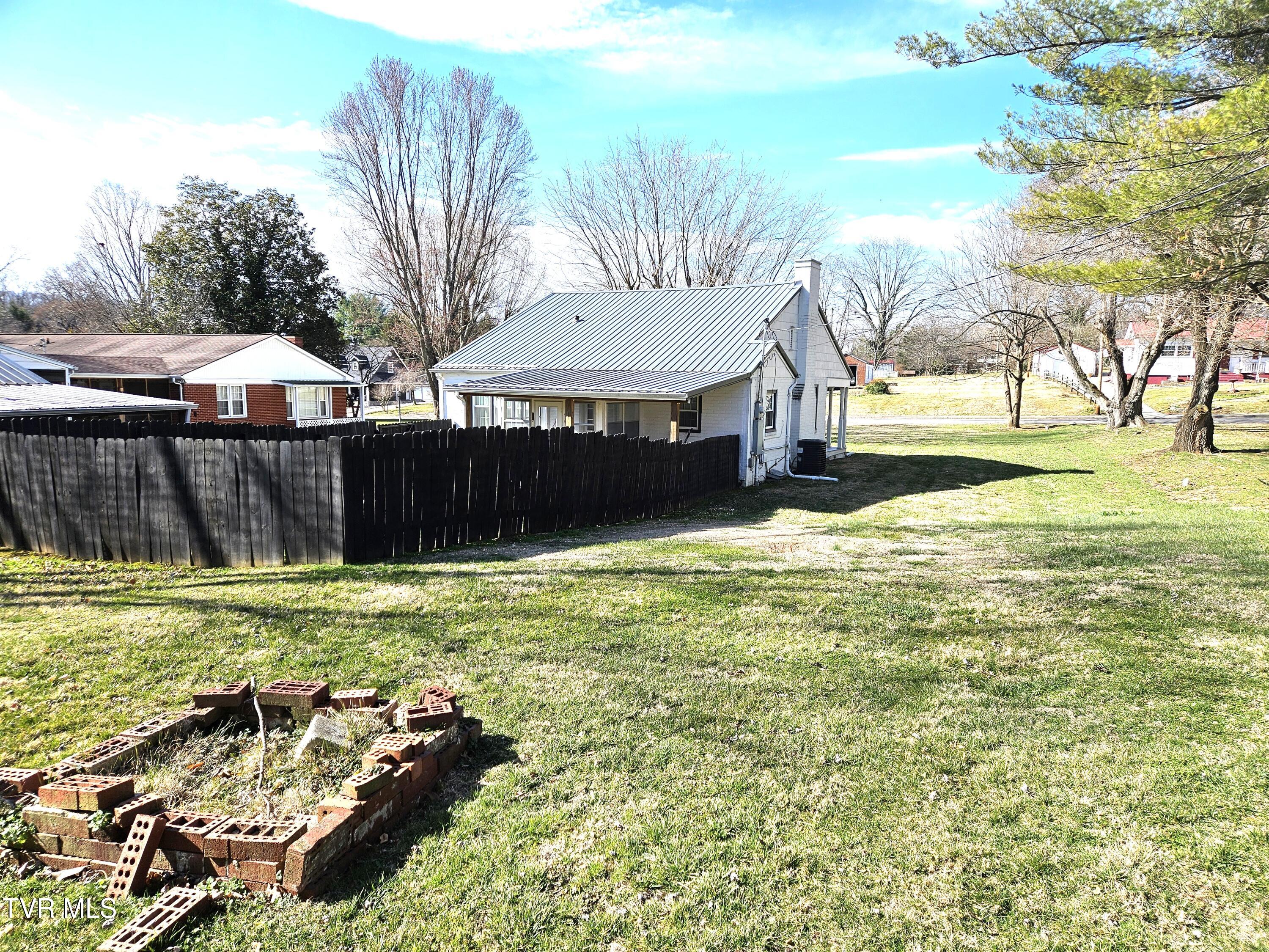220 Circle Drive Property Photo 12