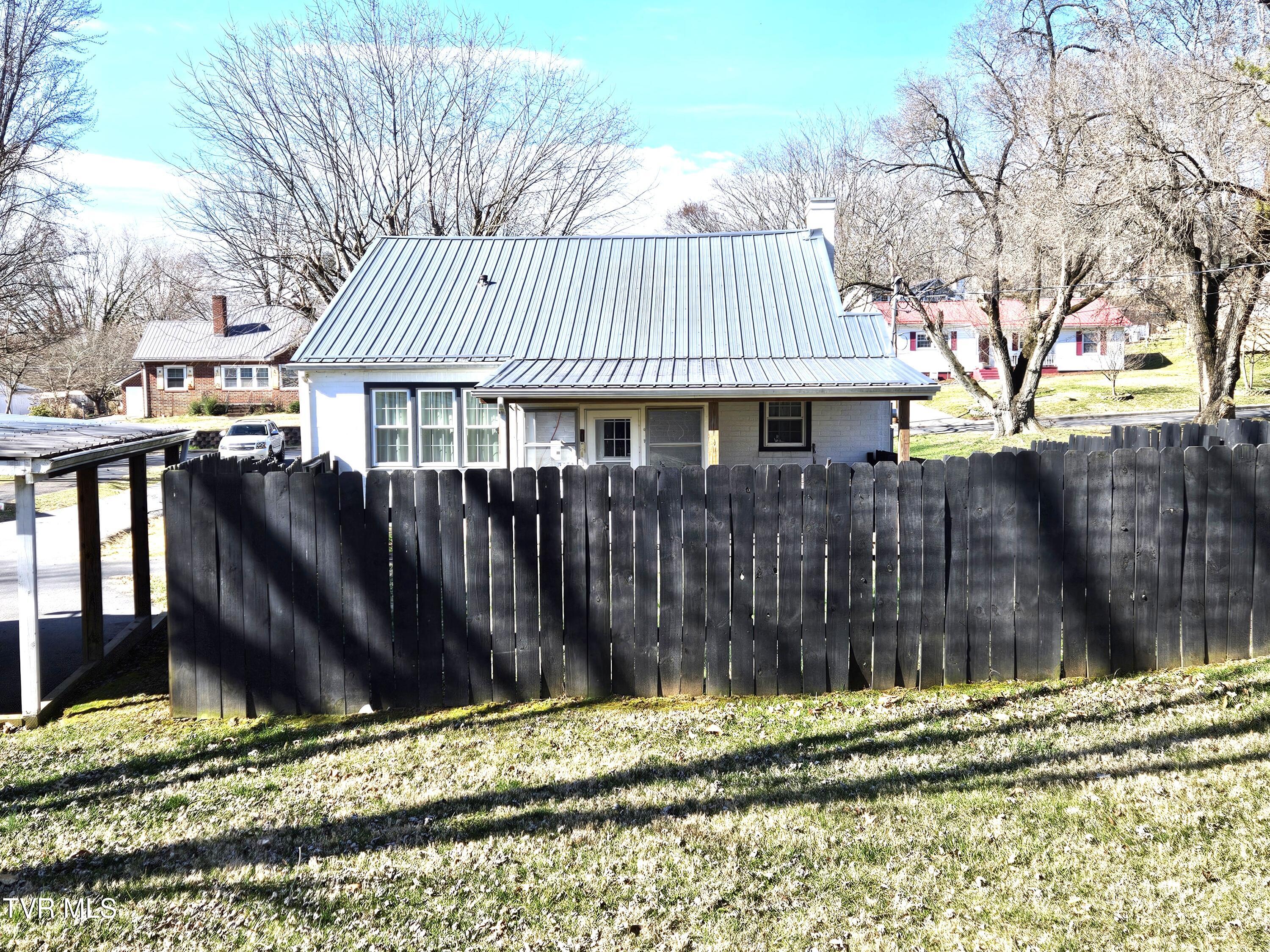 220 Circle Drive Property Photo 14