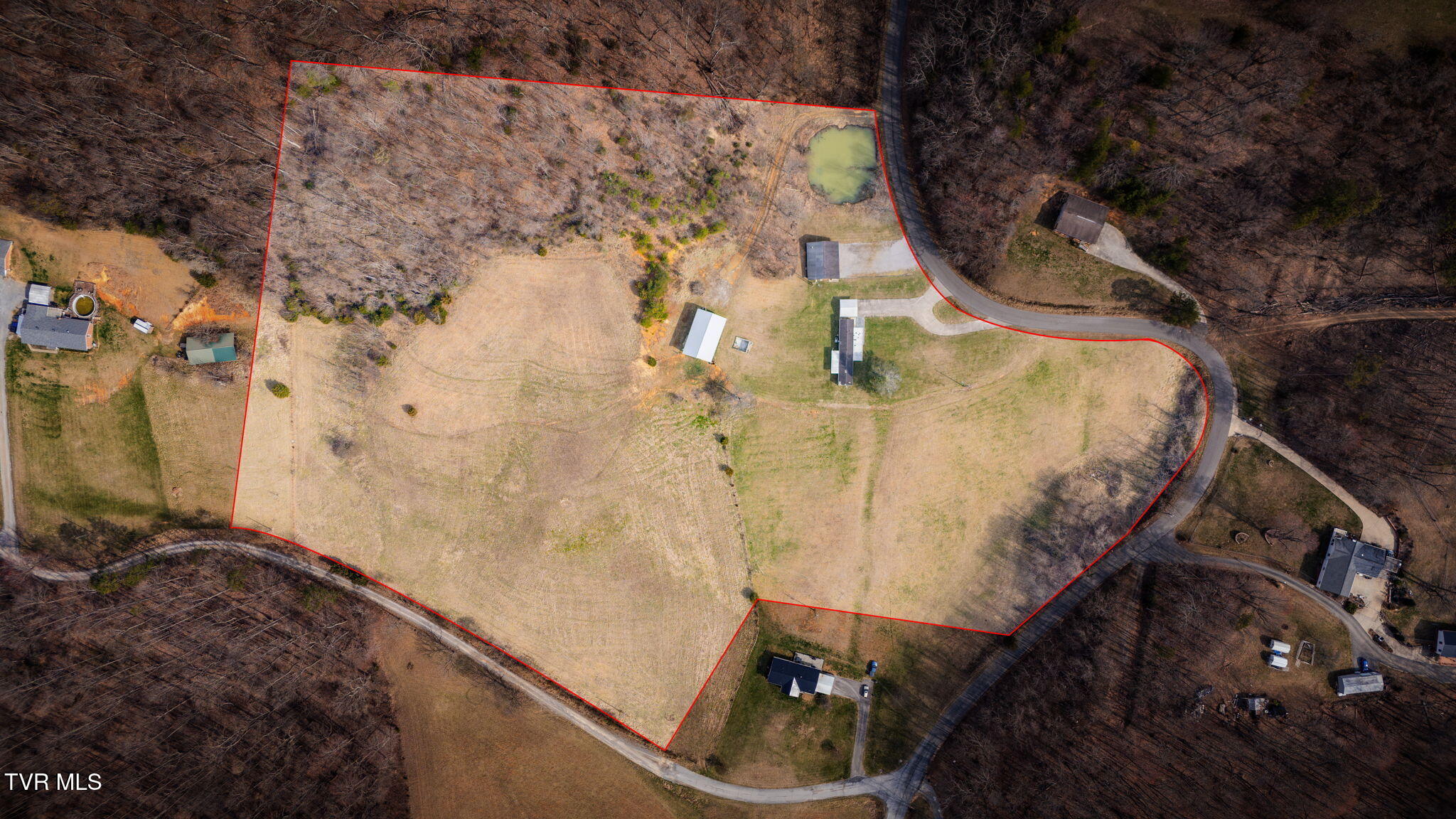 635 Esterville Road Property Photo