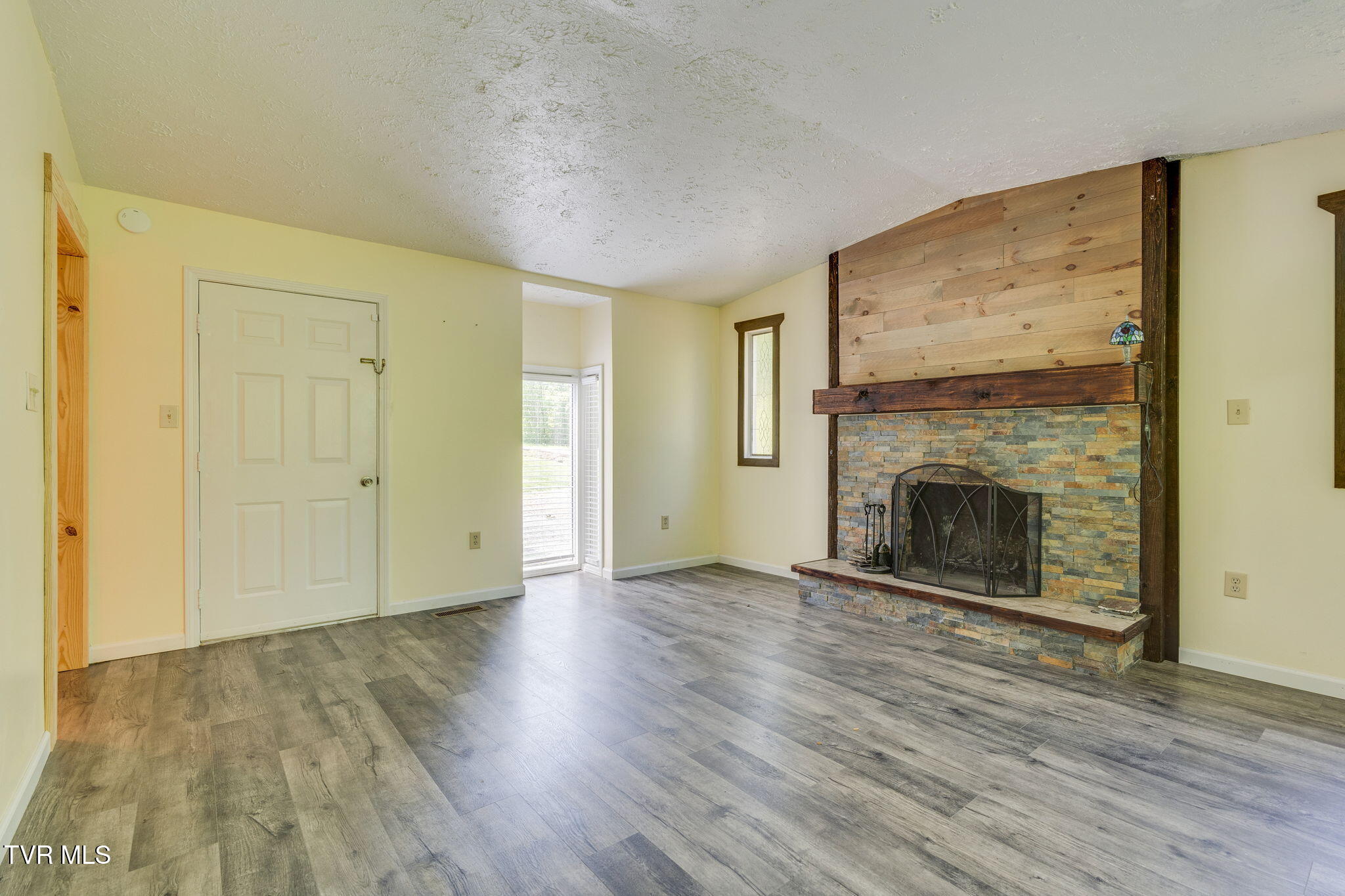 402 Easley Drive Property Photo 6