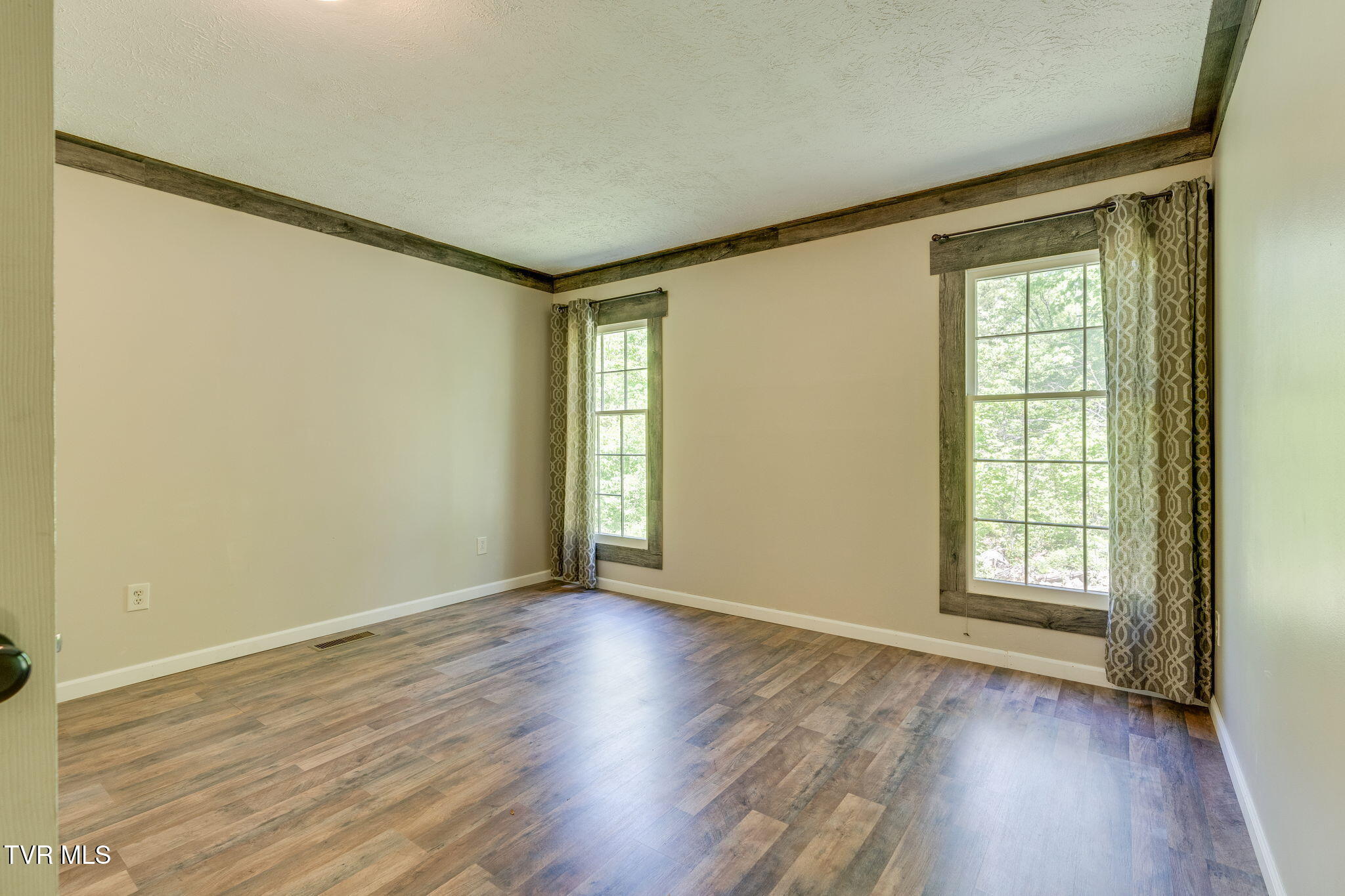 402 Easley Drive Property Photo 15