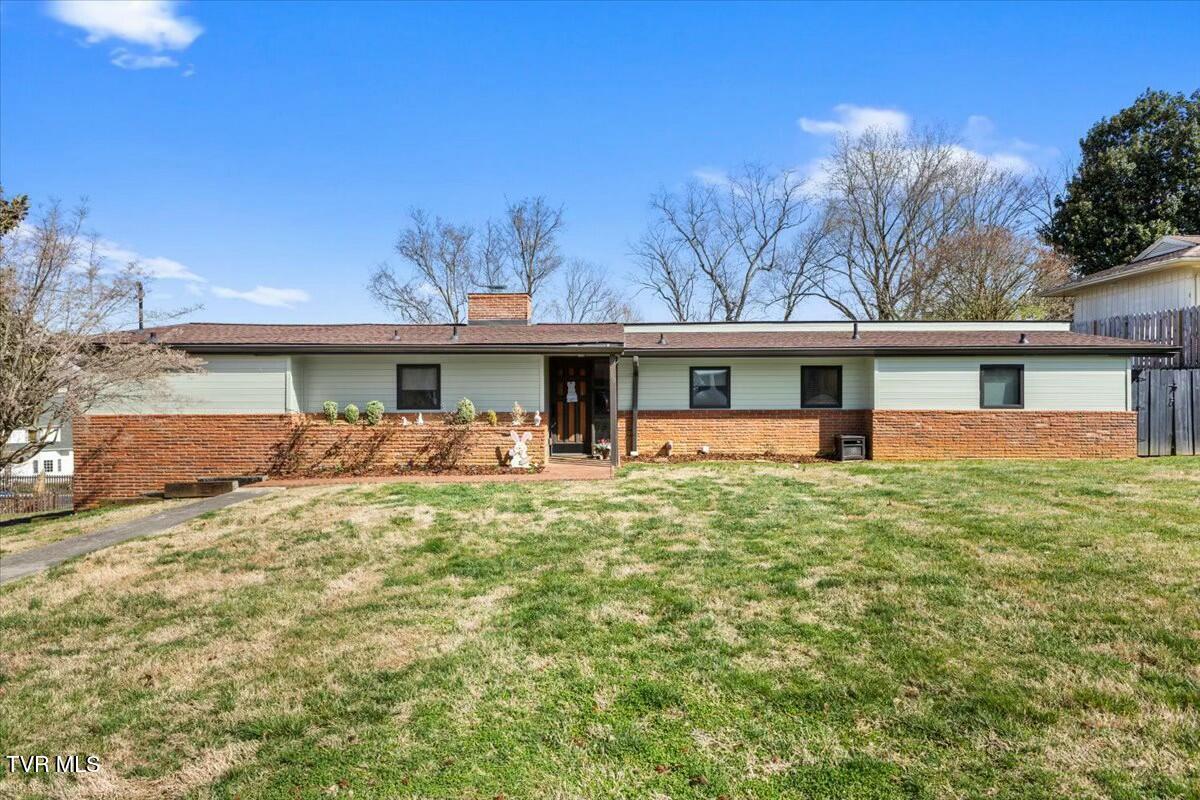 589 Dogwood Drive Property Photo 2